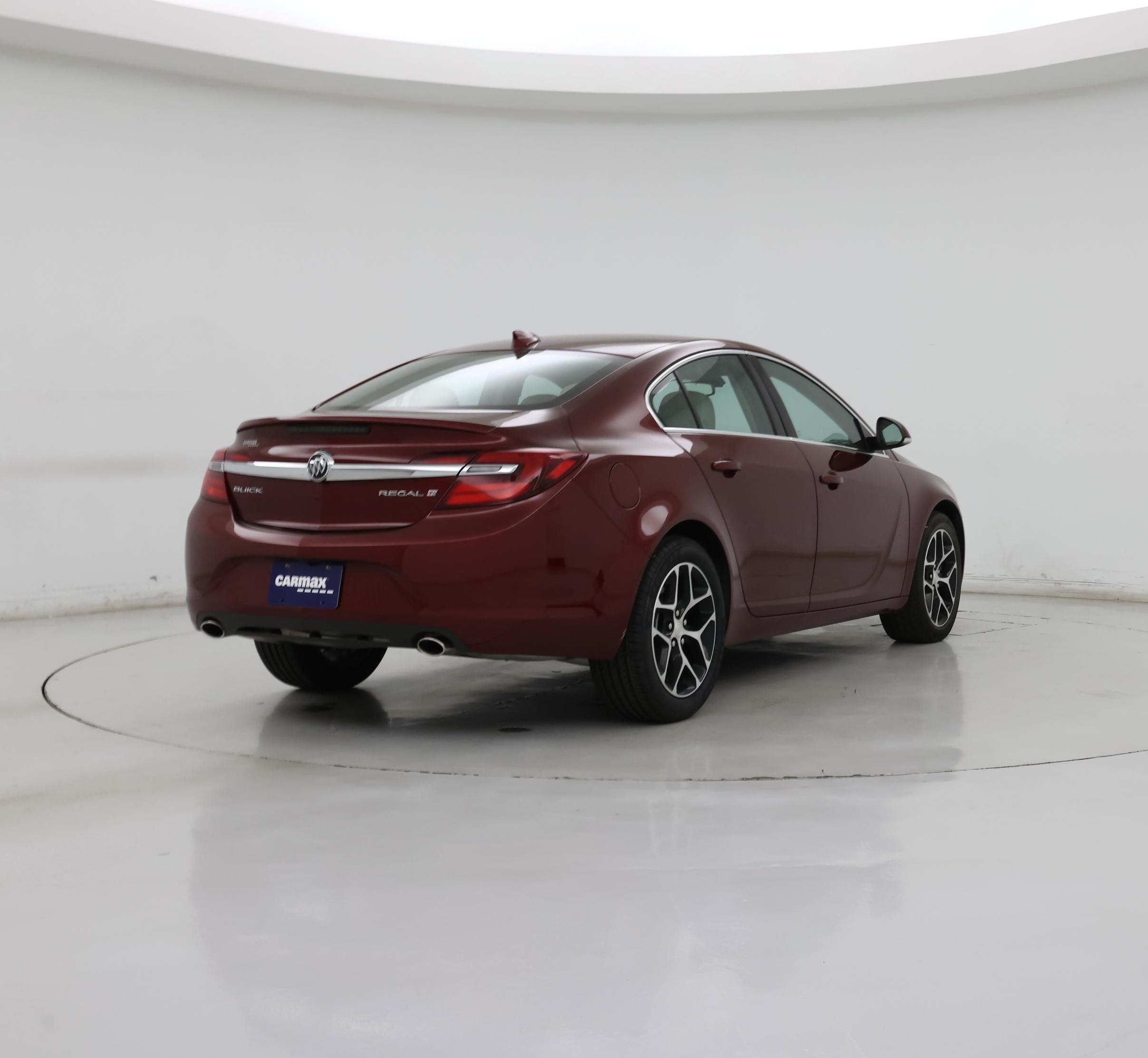 Thumbnail: 2017 Buick Regal - 8