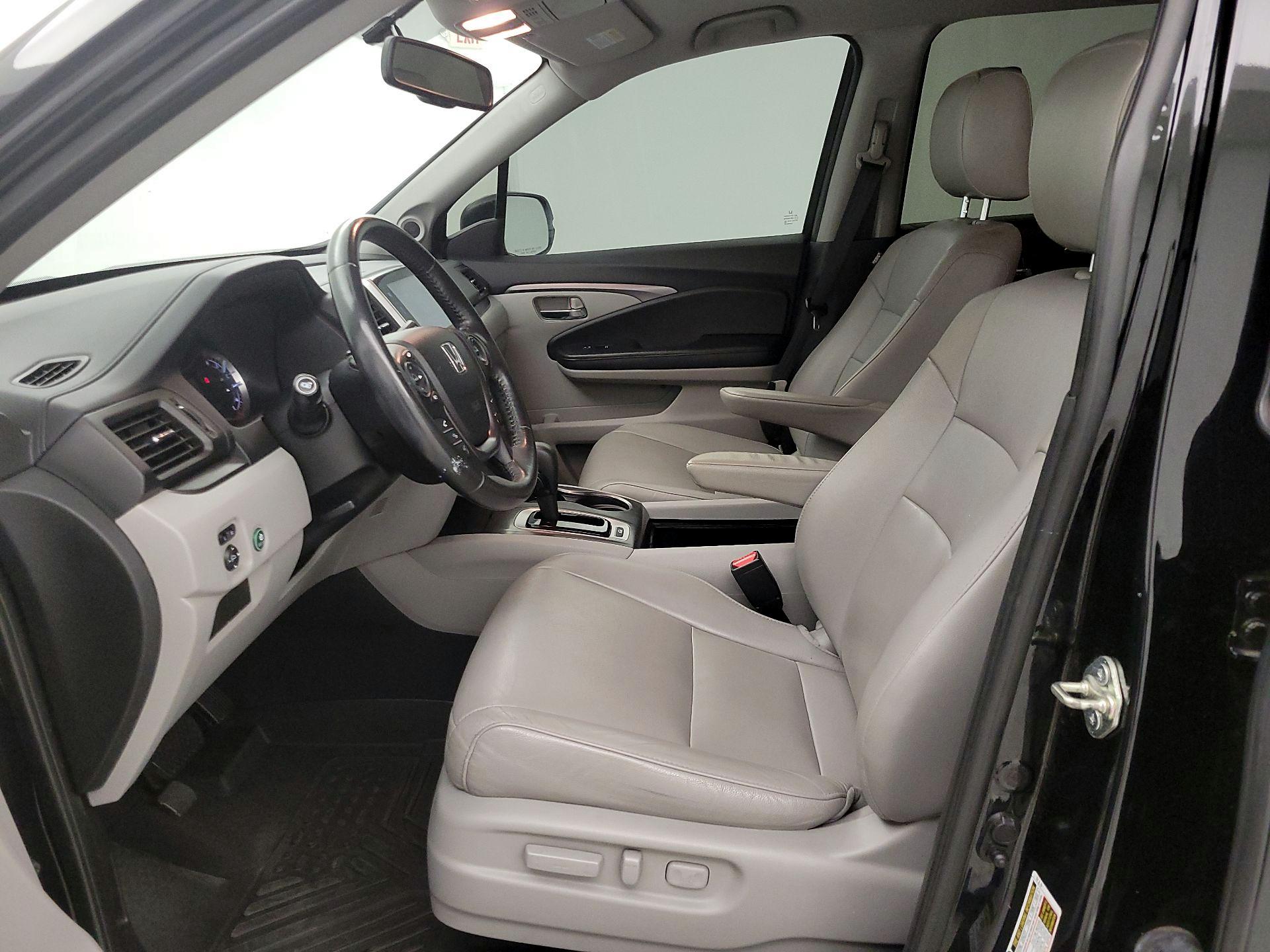 Thumbnail: 2016 Honda Pilot - 11