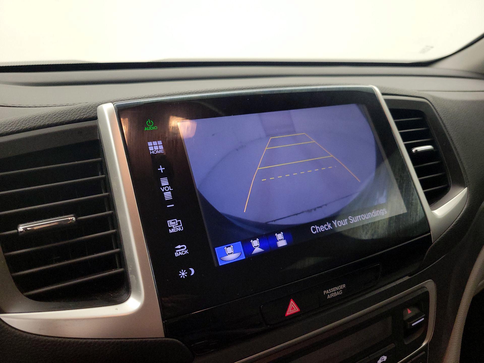 Thumbnail: 2016 Honda Pilot - 14