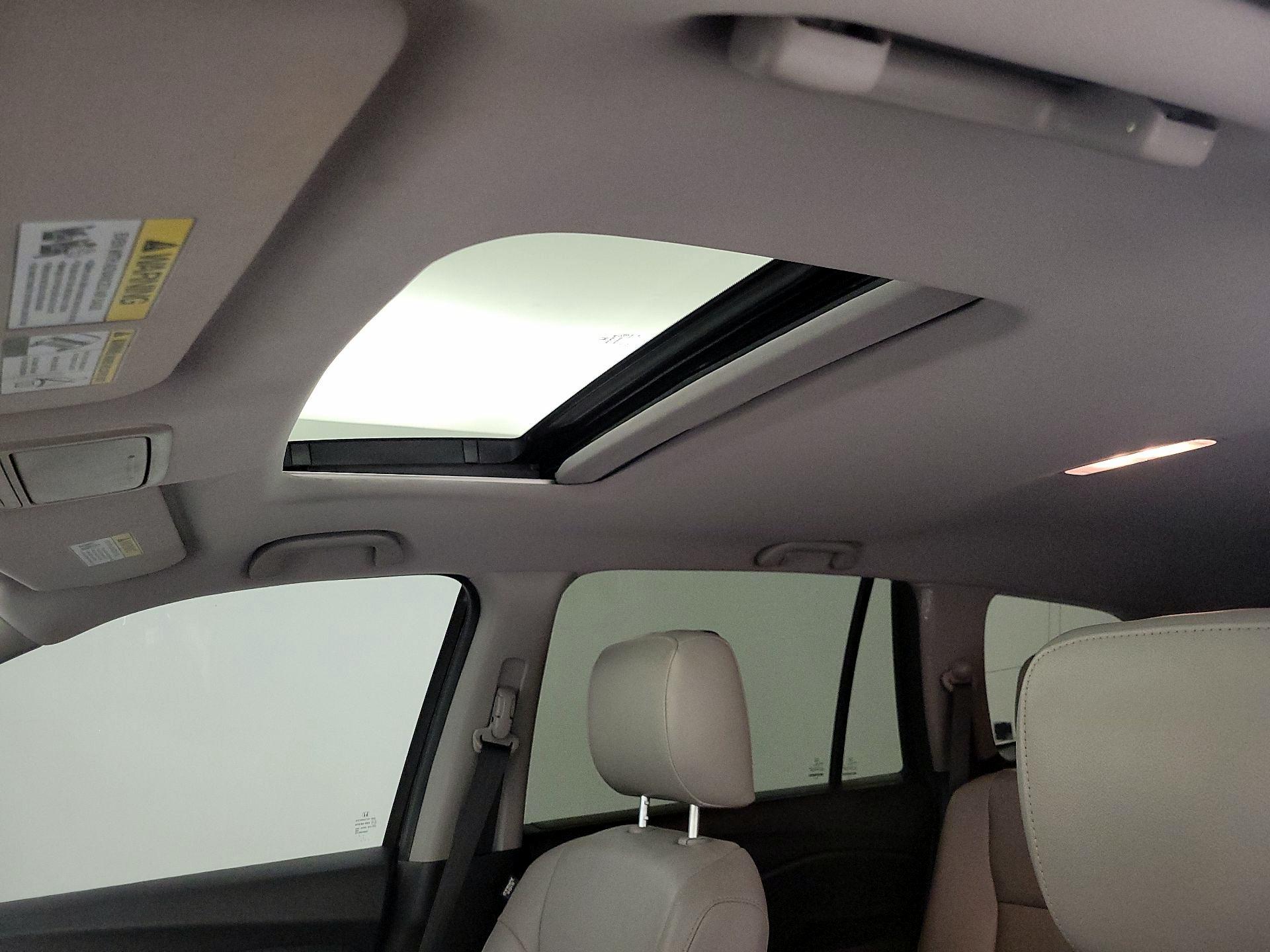 Thumbnail: 2016 Honda Pilot - 19