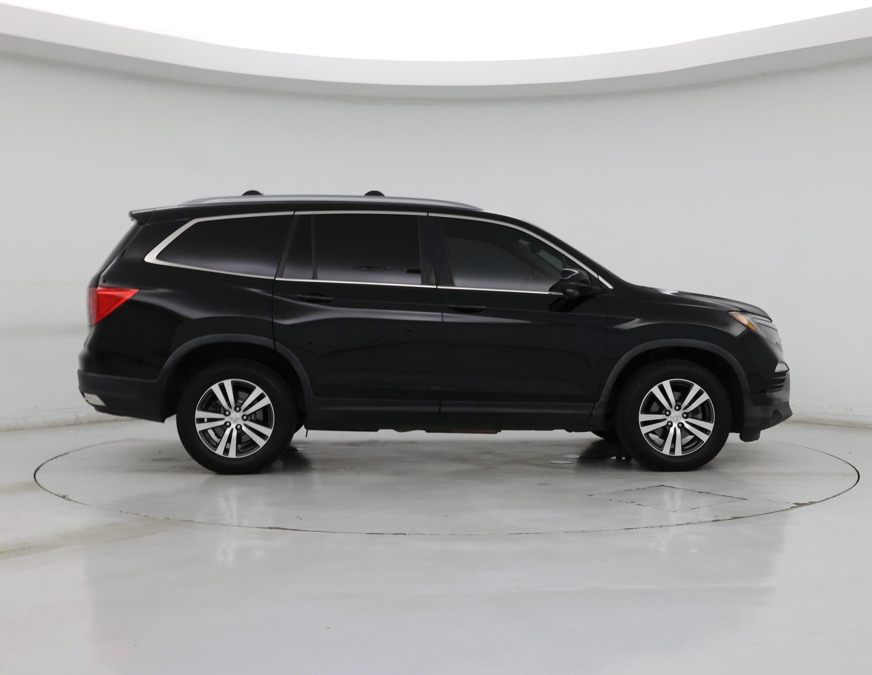 Thumbnail: 2016 Honda Pilot - 7