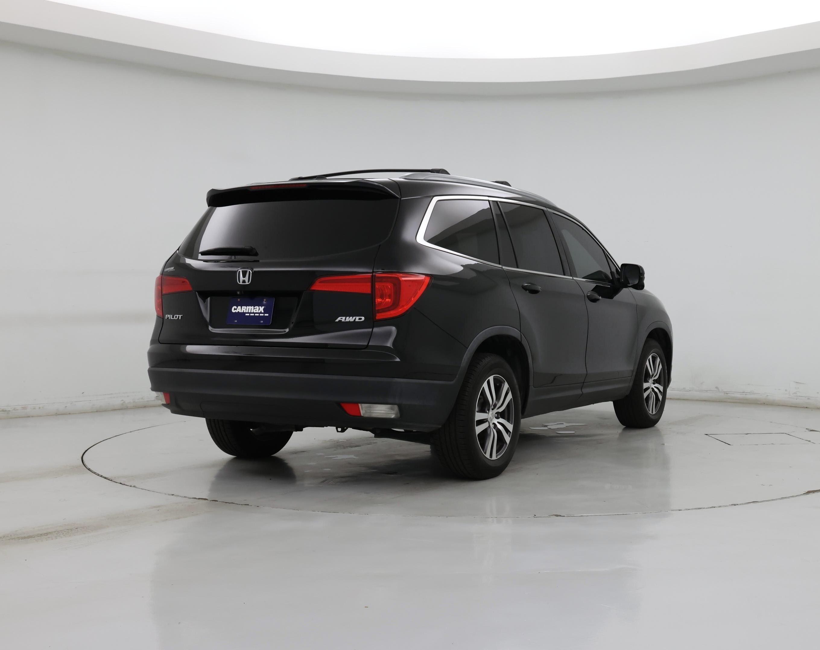 Thumbnail: 2016 Honda Pilot - 8