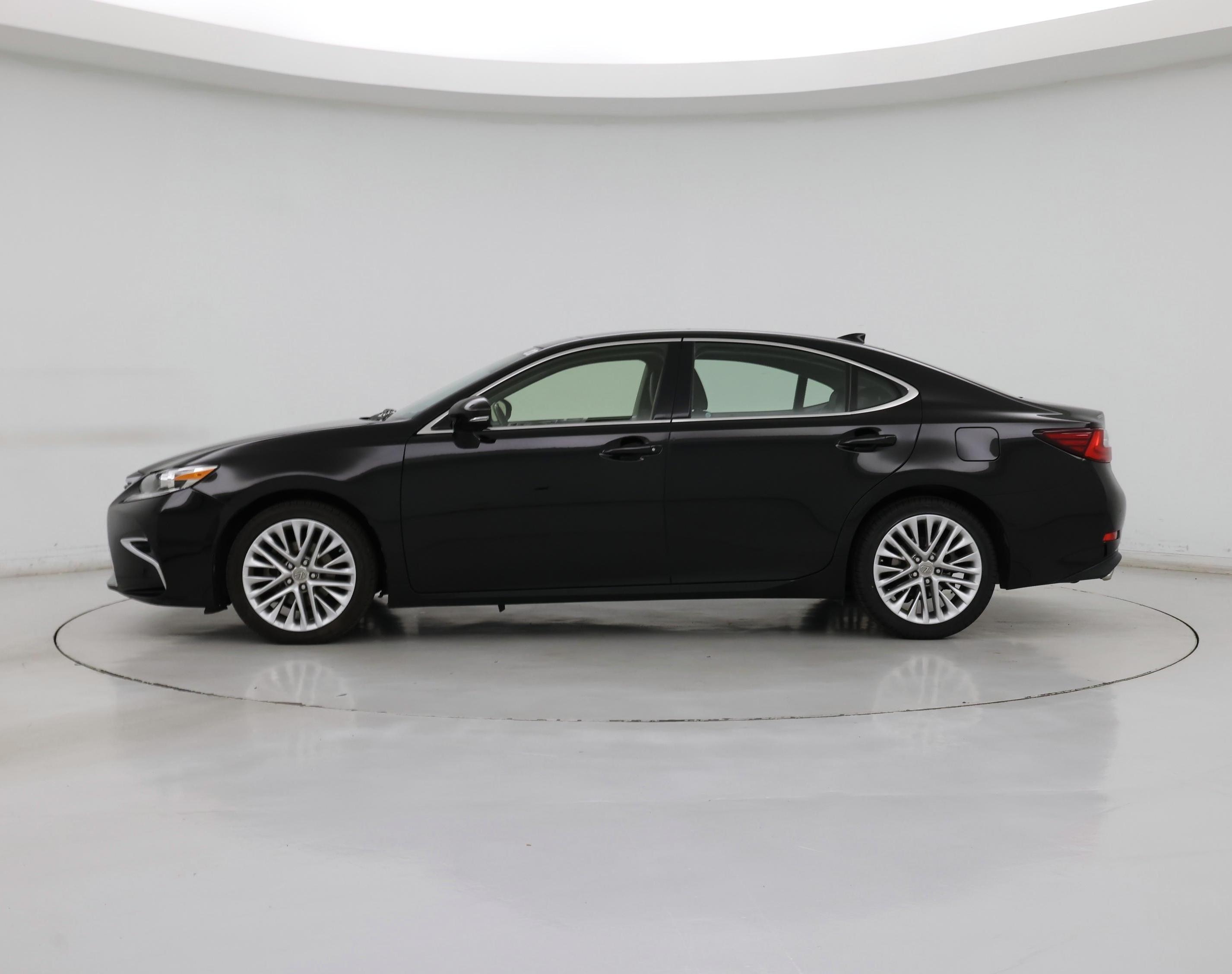 Thumbnail: 2016 Lexus ES - 3