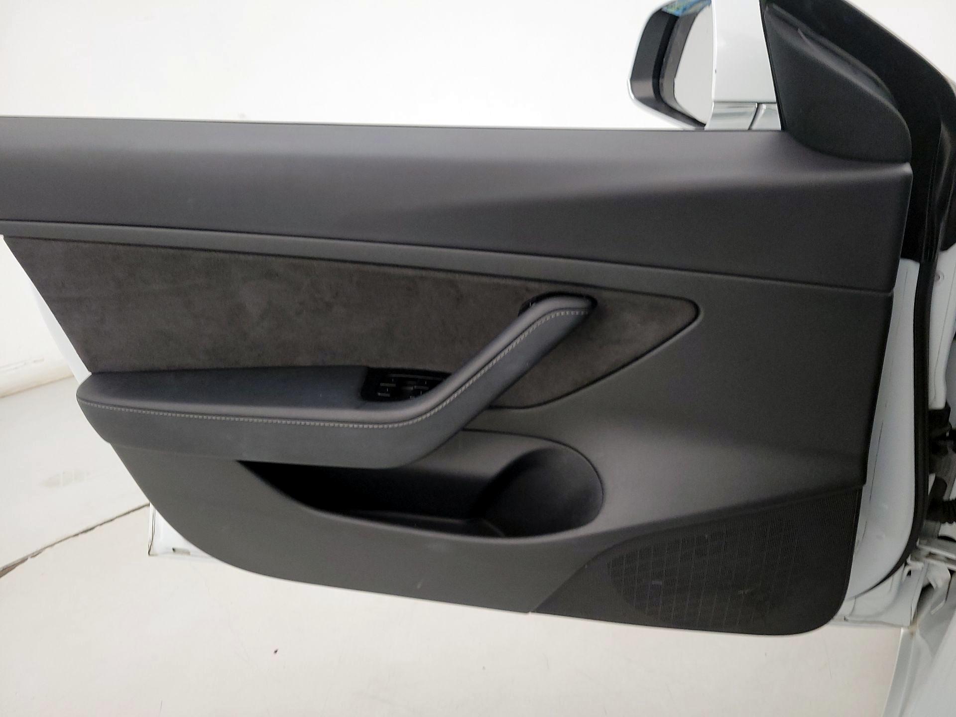 Thumbnail: 2020 Tesla Model 3 - 12