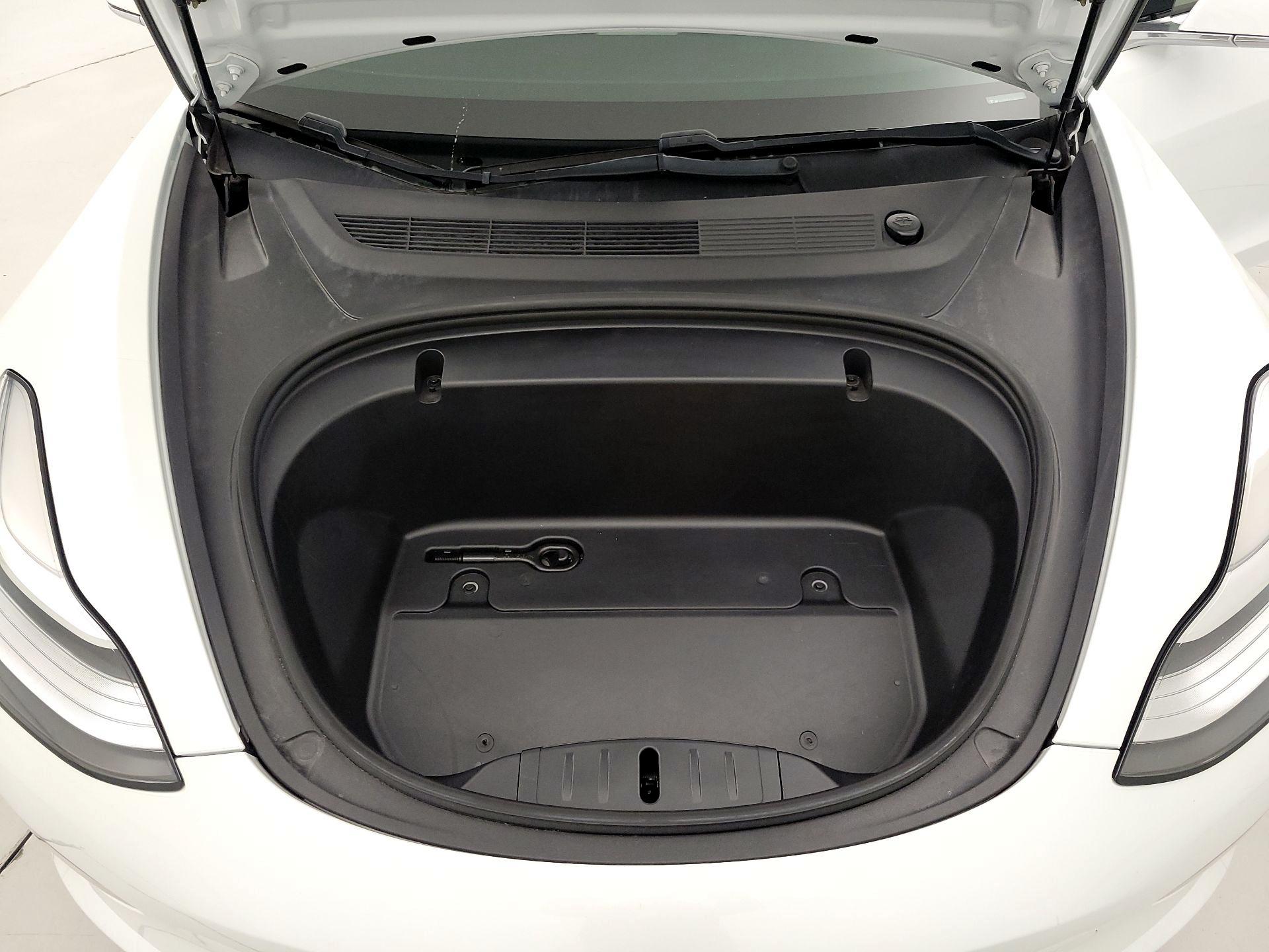 Thumbnail: 2020 Tesla Model 3 - 19
