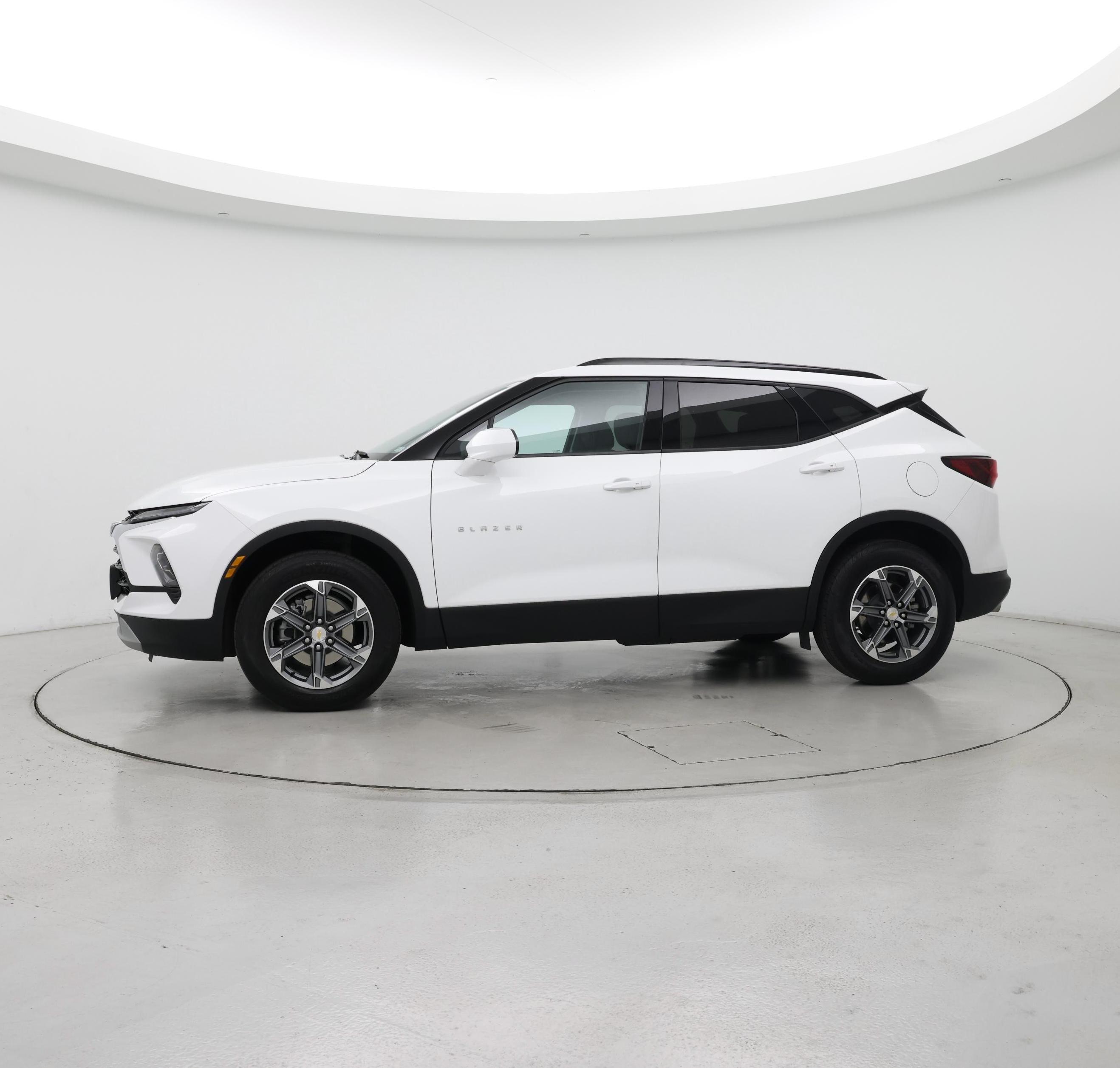 Thumbnail: 2023 Chevrolet Blazer - 3