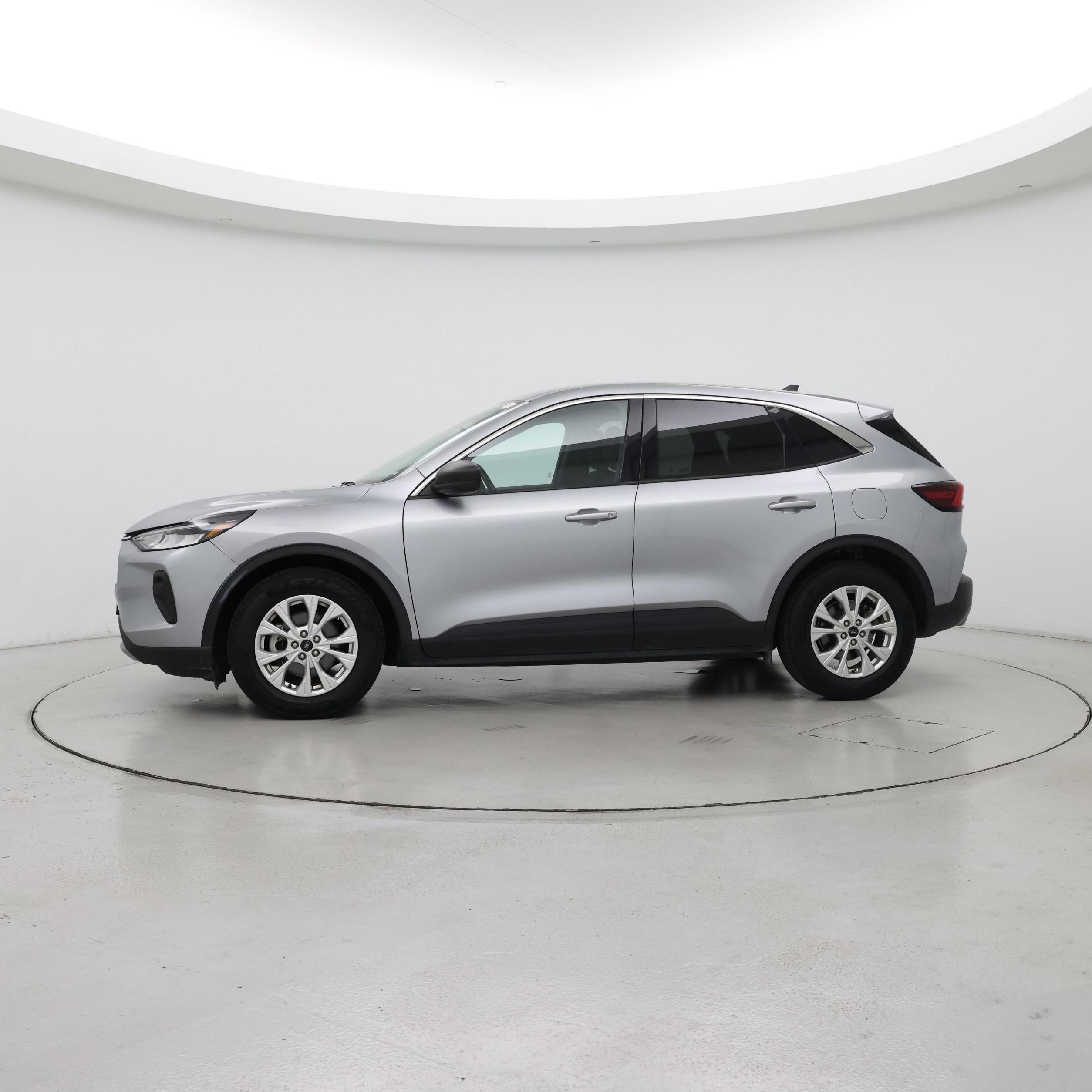 Thumbnail: 2023 Ford Escape - 3