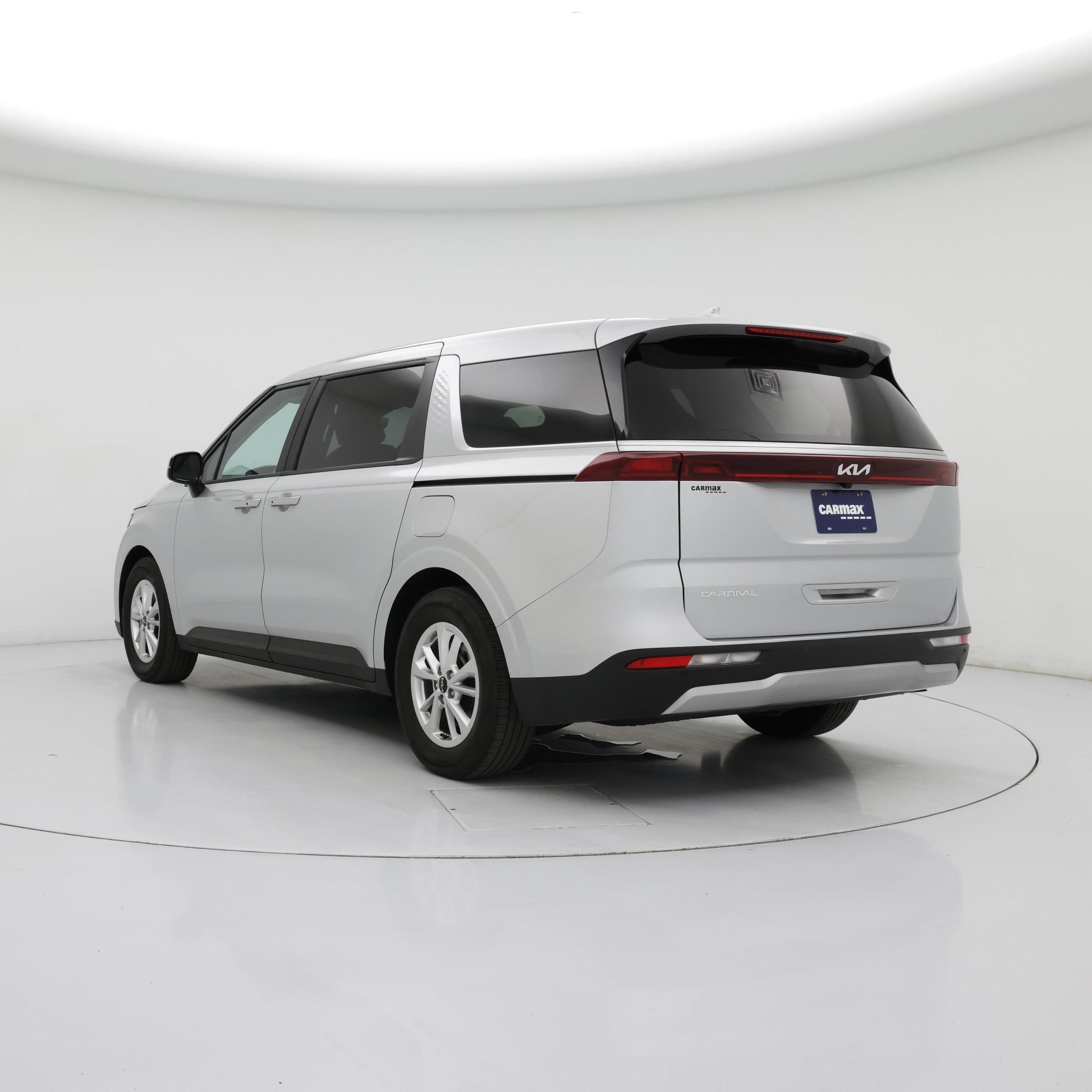 Thumbnail: 2023 Kia Carnival - 2