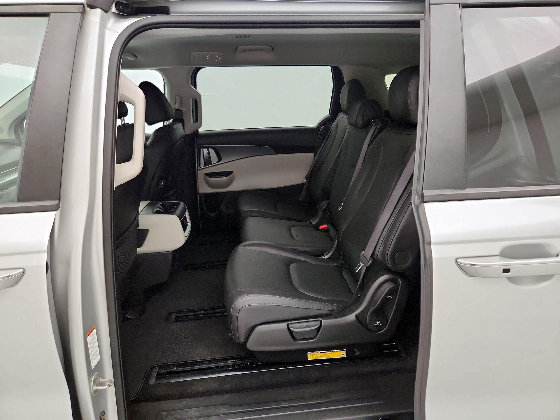 Thumbnail: 2023 Kia Carnival - 19
