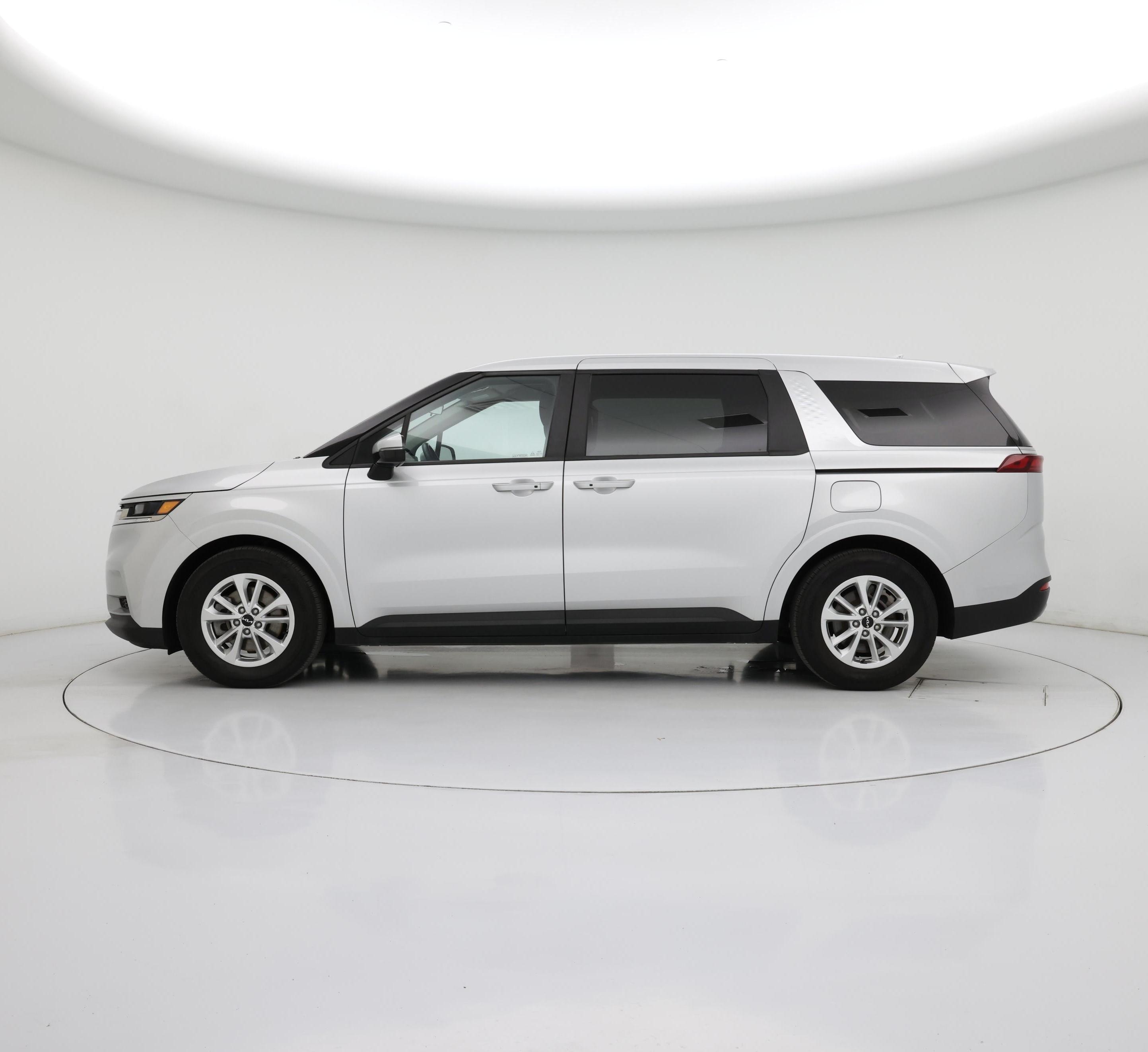 Thumbnail: 2023 Kia Carnival - 3