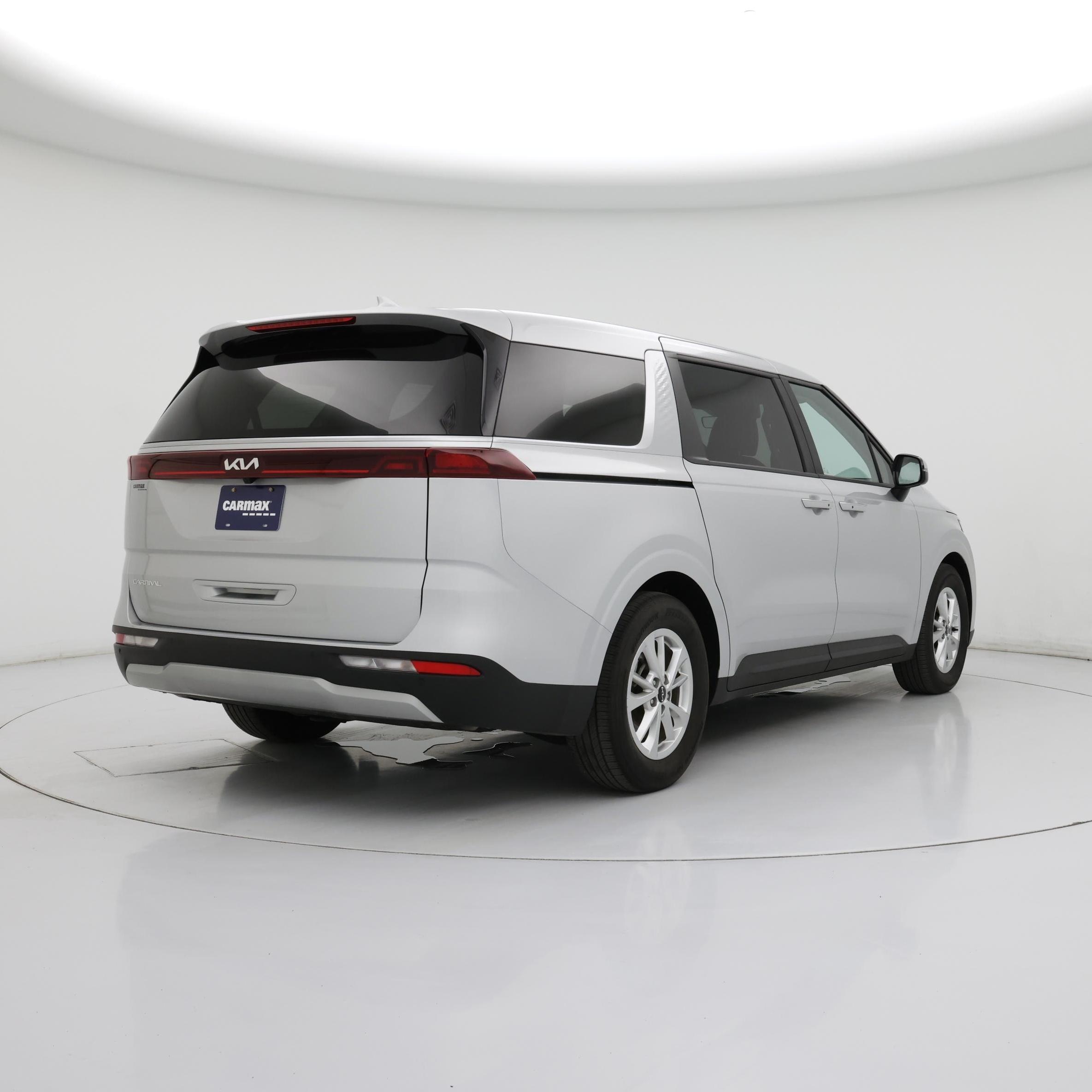 Thumbnail: 2023 Kia Carnival - 8