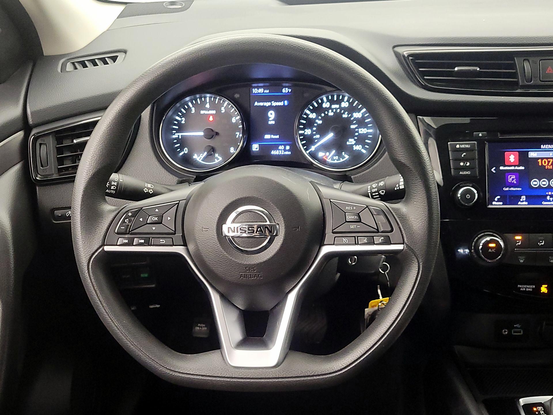 Thumbnail: 2020 Nissan Rogue Sport - 10