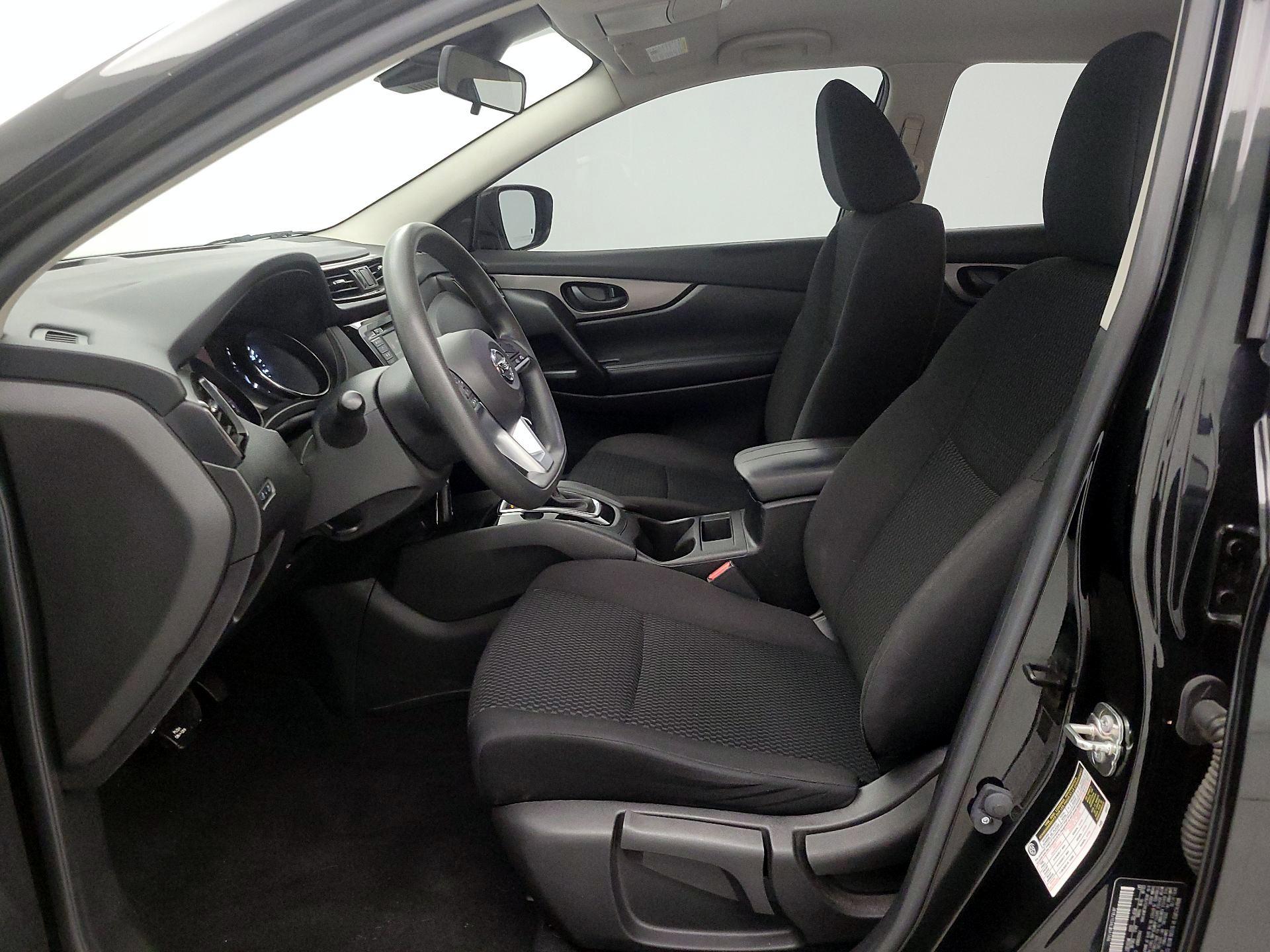 Thumbnail: 2020 Nissan Rogue Sport - 11