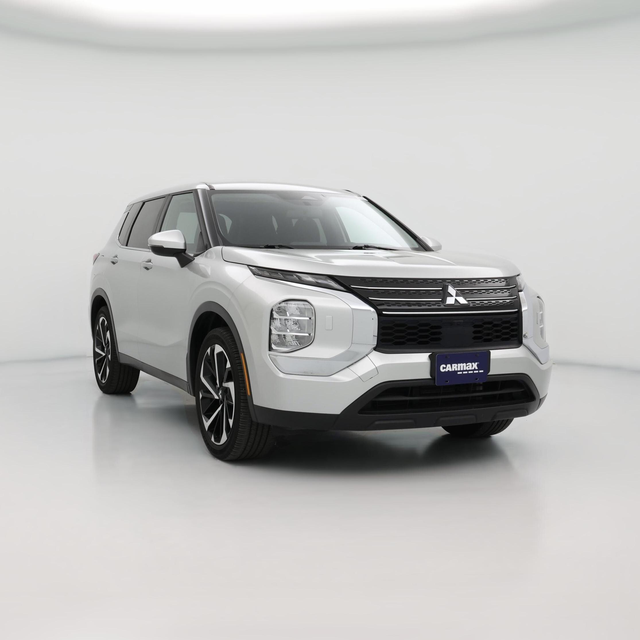 Thumbnail: 2022 Mitsubishi Outlander - 1