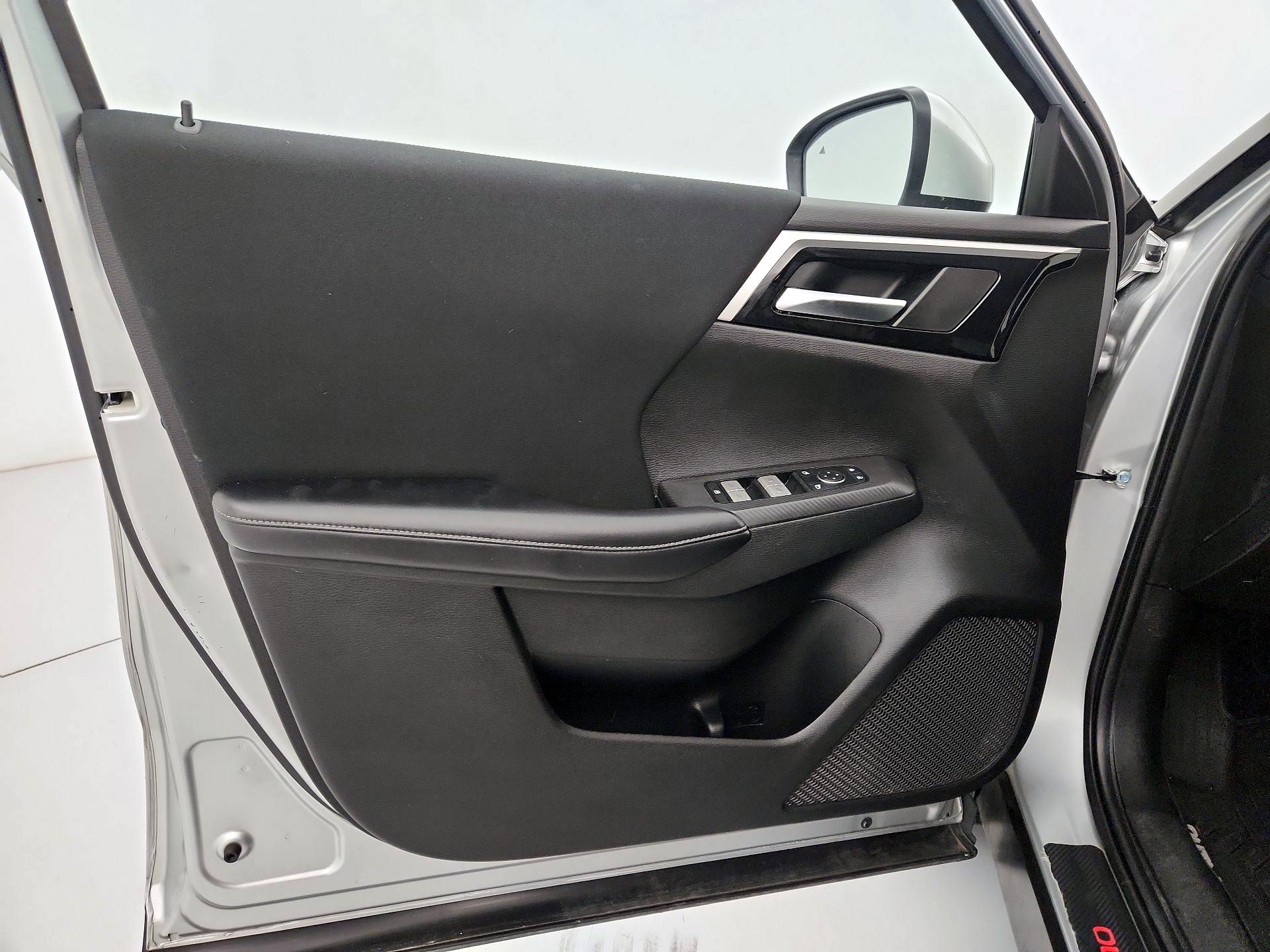 Thumbnail: 2022 Mitsubishi Outlander - 12