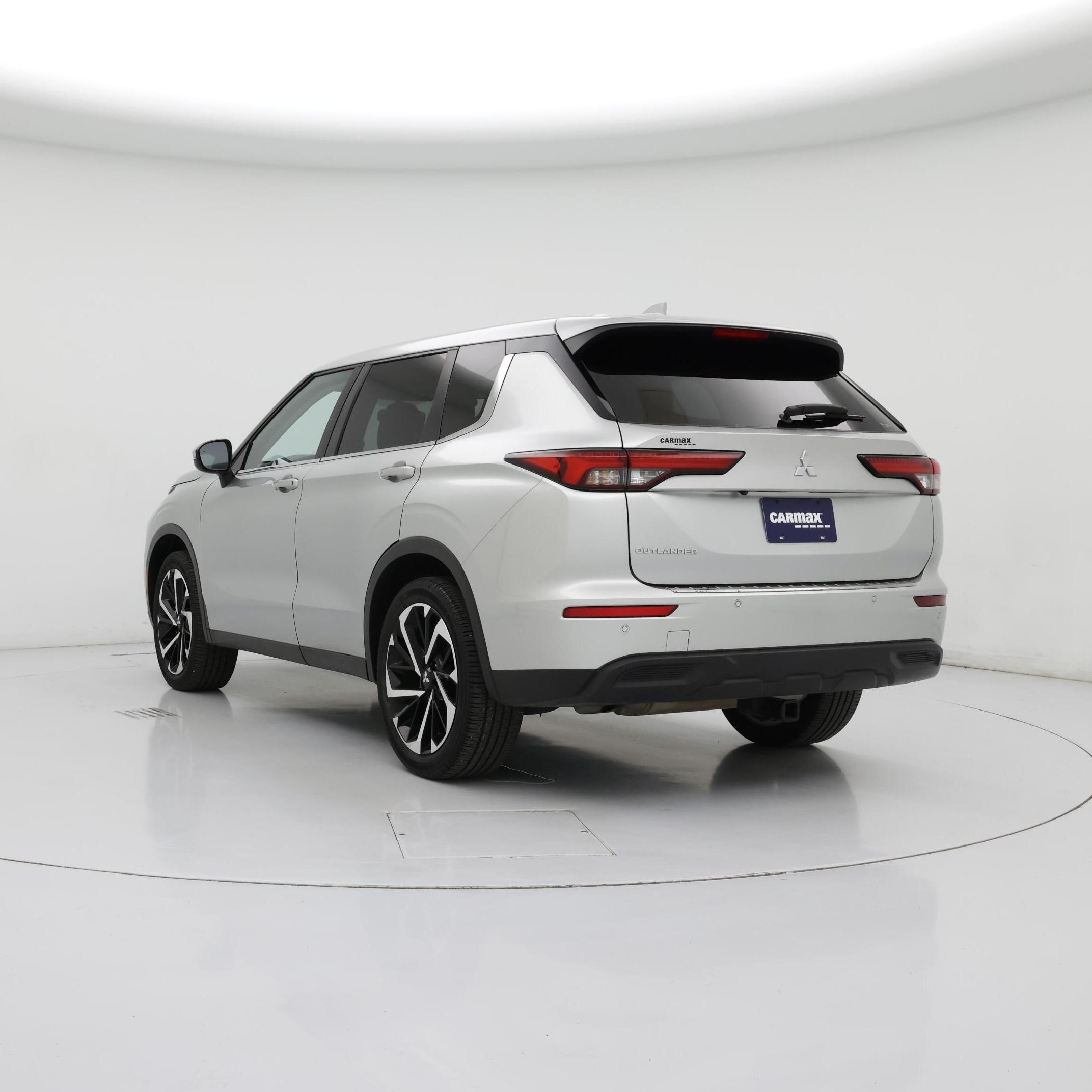 Thumbnail: 2022 Mitsubishi Outlander - 2