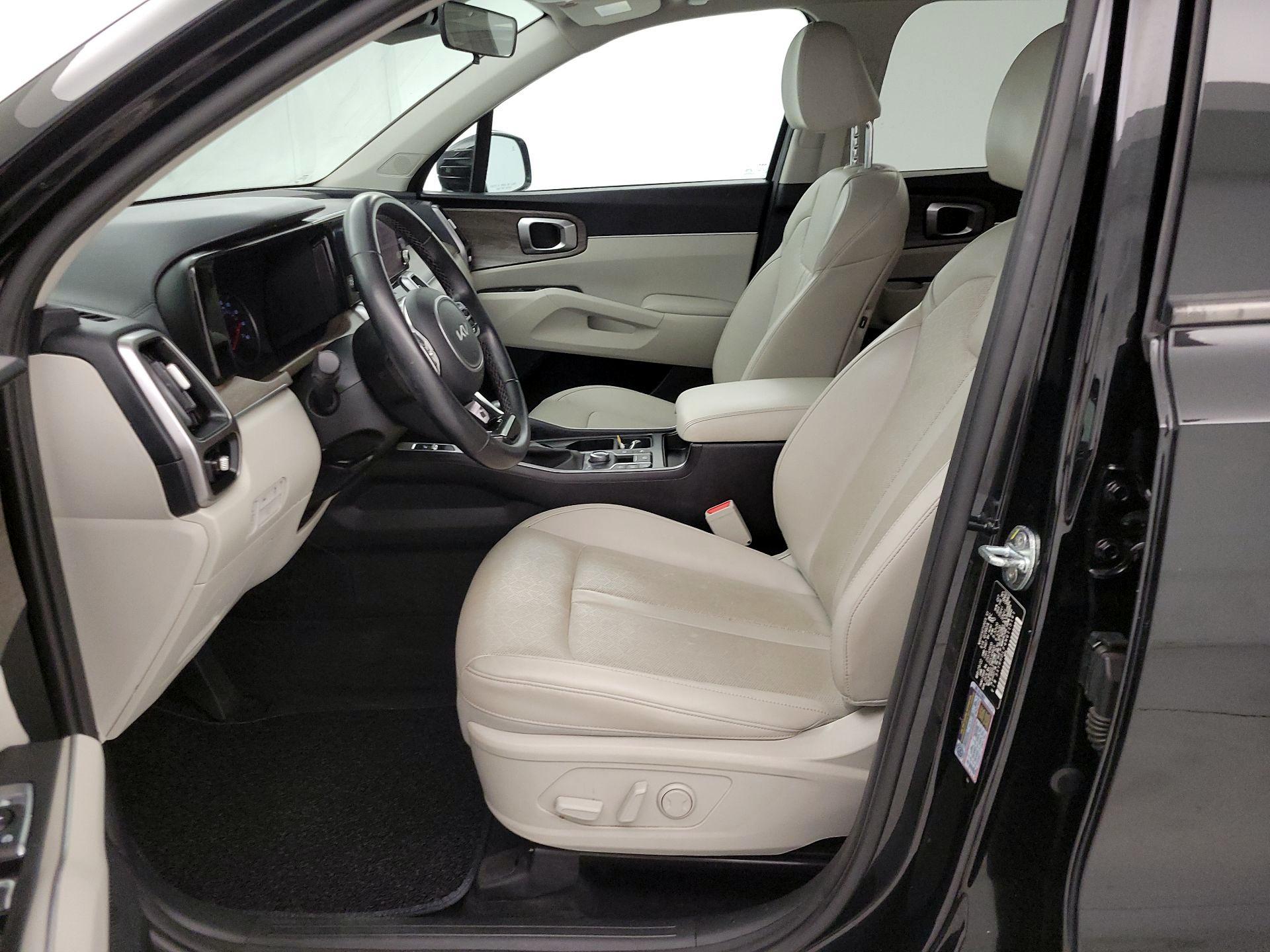 Thumbnail: 2022 Kia Sorento - 11