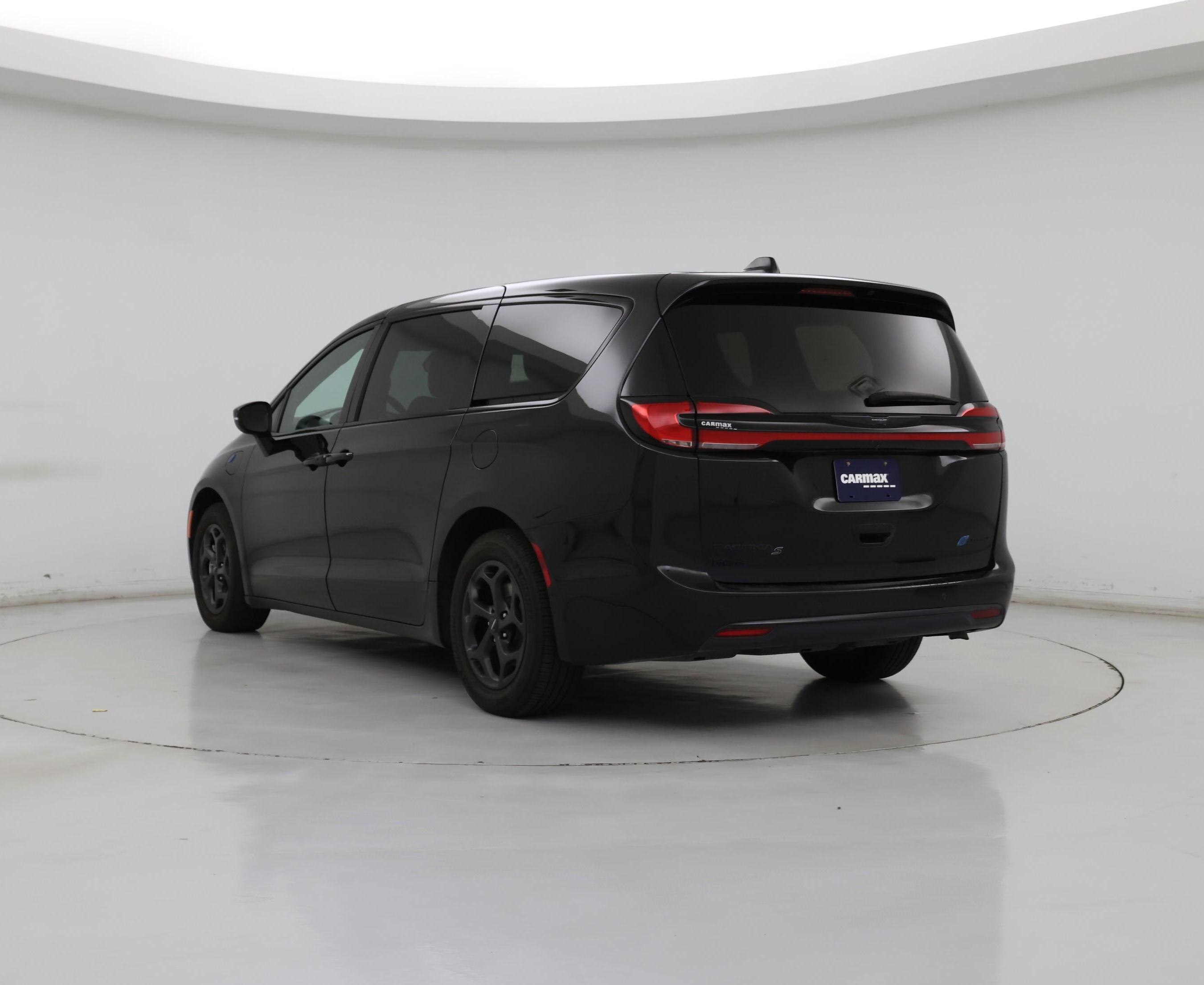 Thumbnail: 2023 Chrysler Pacifica - 2