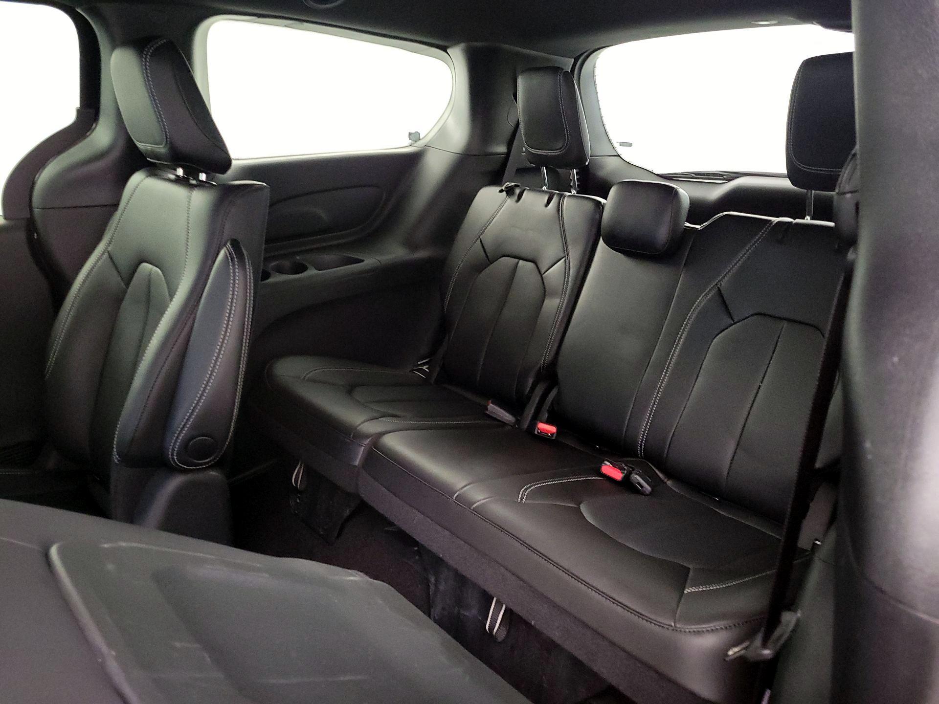 Thumbnail: 2023 Chrysler Pacifica - 20