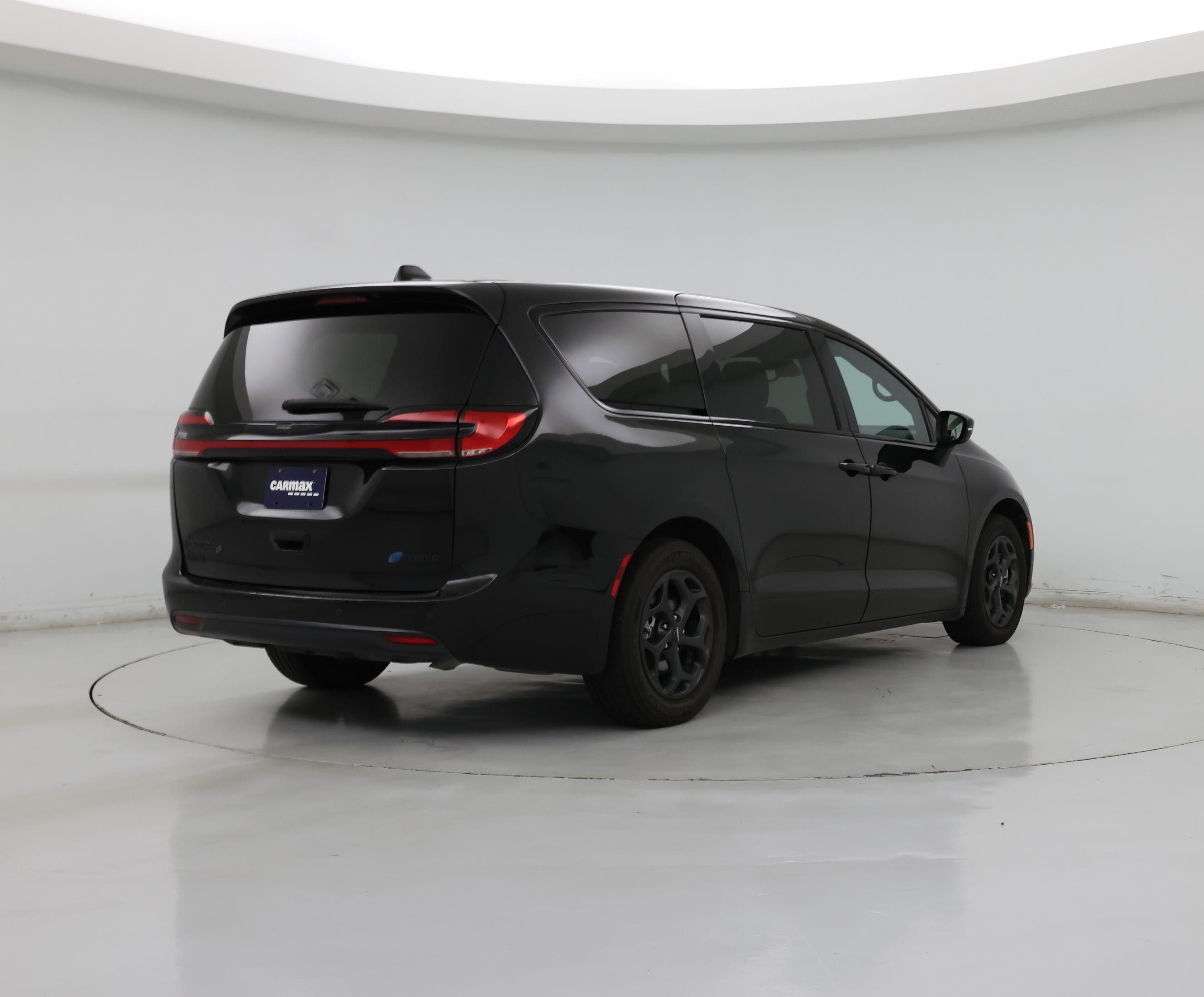 Thumbnail: 2023 Chrysler Pacifica - 8