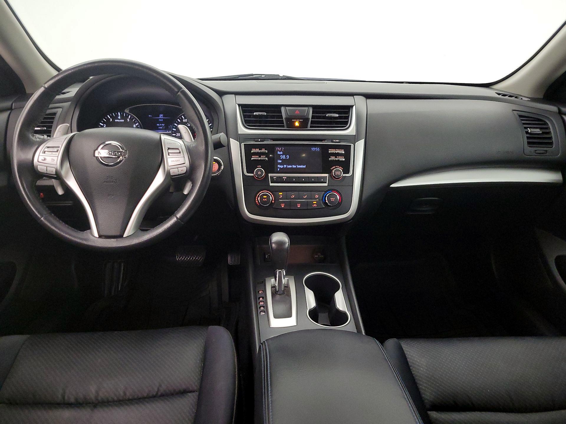 Thumbnail: 2016 Nissan Altima - 9