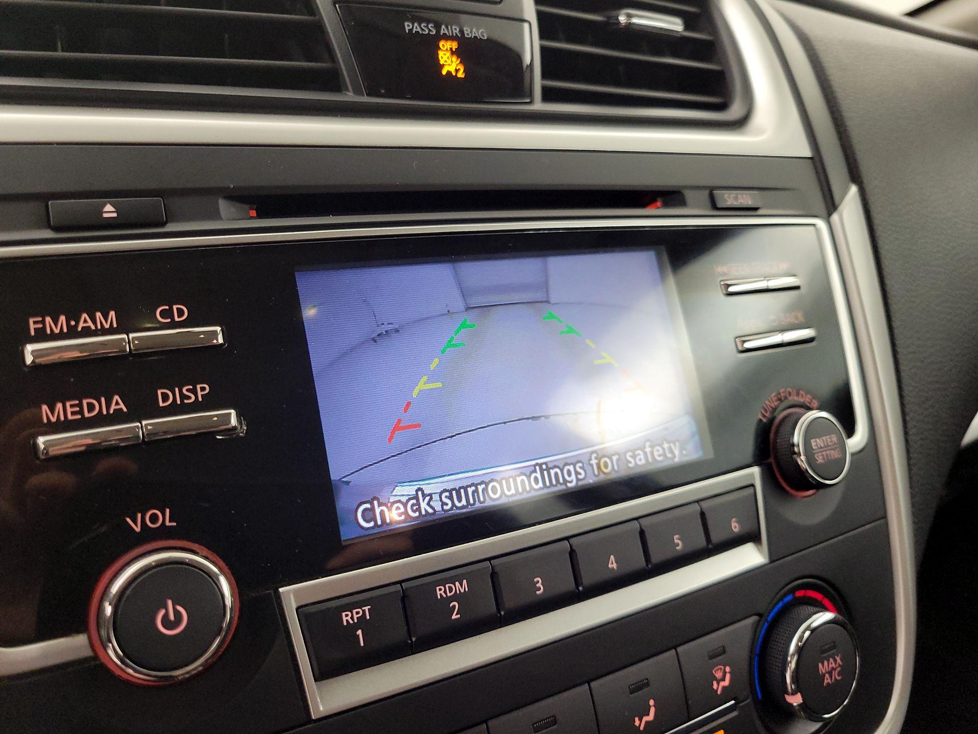 Thumbnail: 2016 Nissan Altima - 14