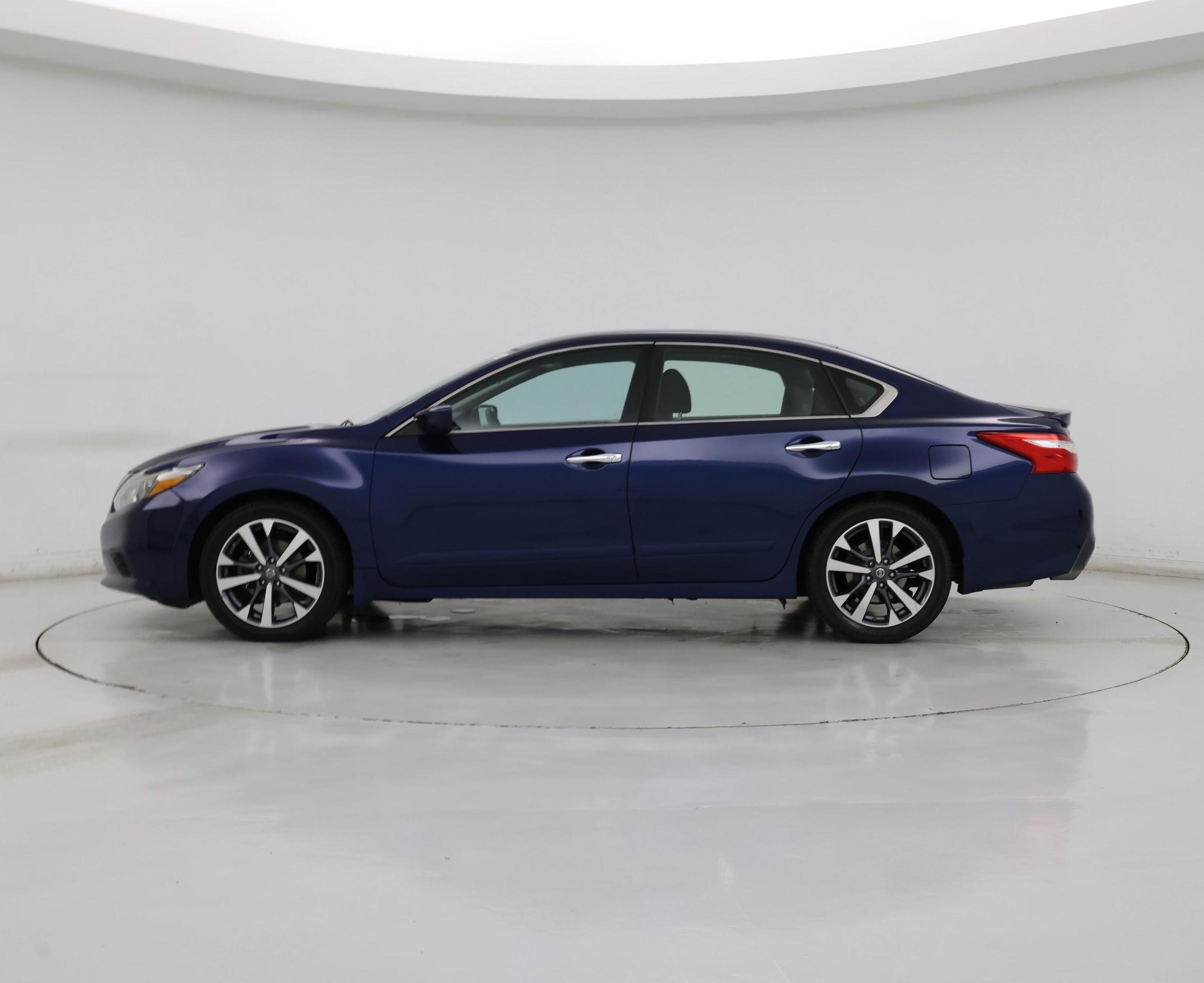 Thumbnail: 2016 Nissan Altima - 3