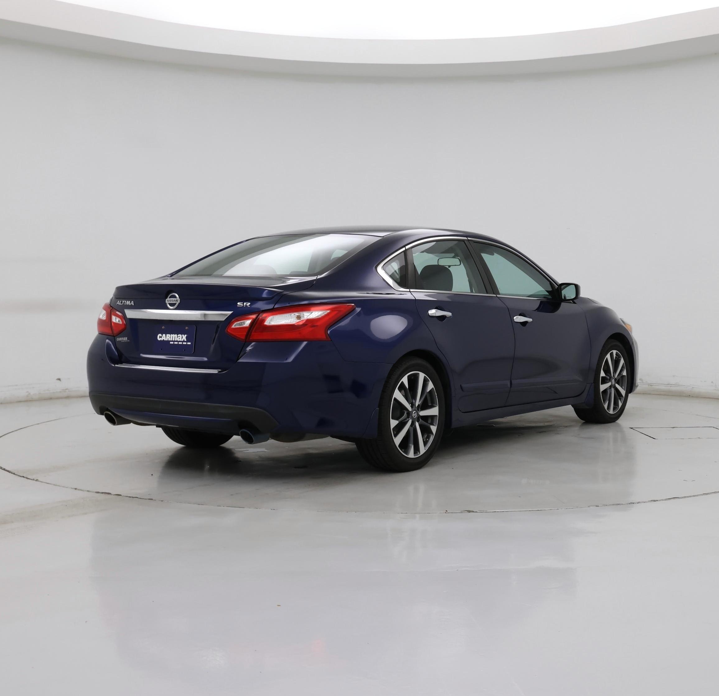 Thumbnail: 2016 Nissan Altima - 8