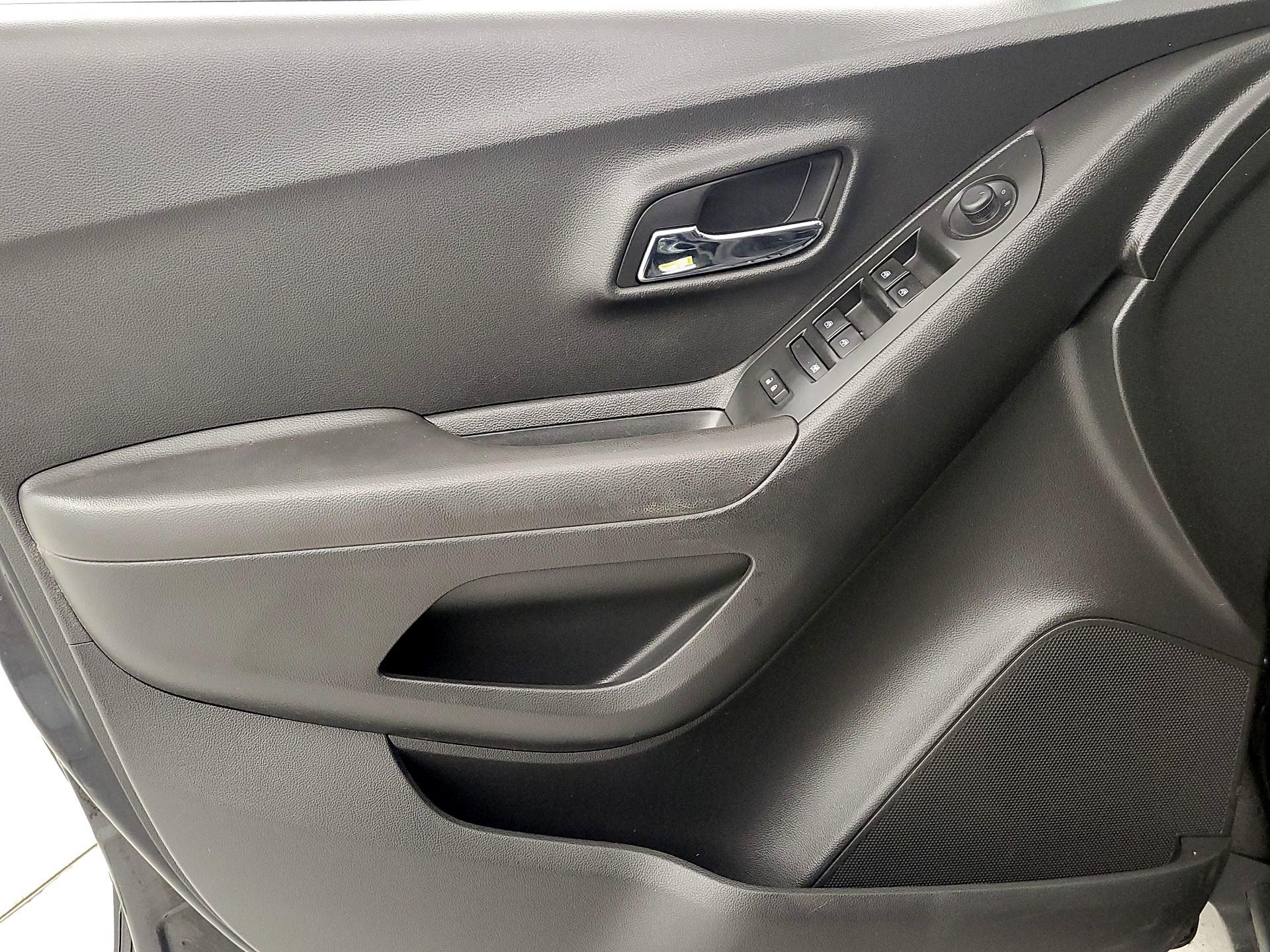 Thumbnail: 2020 Chevrolet Trax - 12