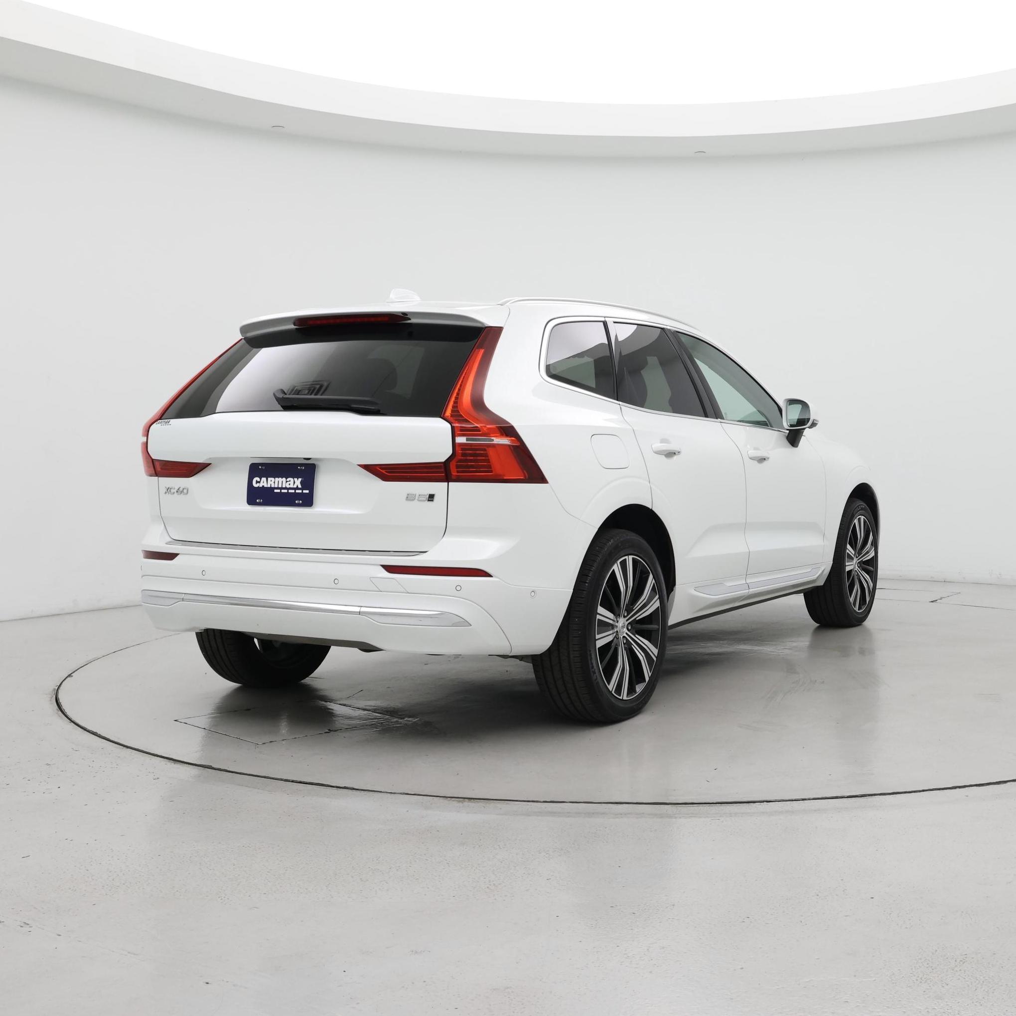 Thumbnail: 2022 Volvo XC60 - 8