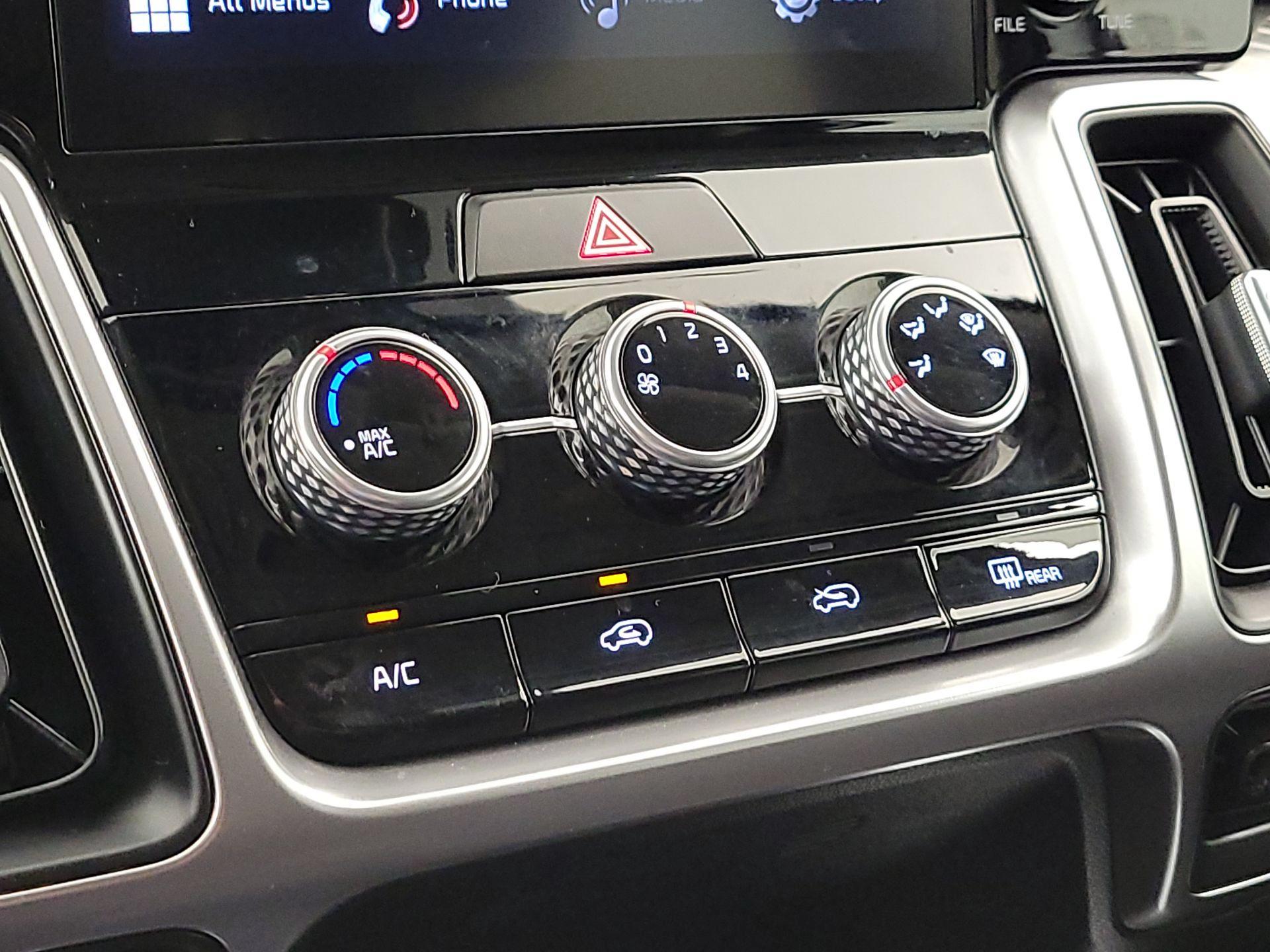 Thumbnail: 2021 Kia Sorento - 16
