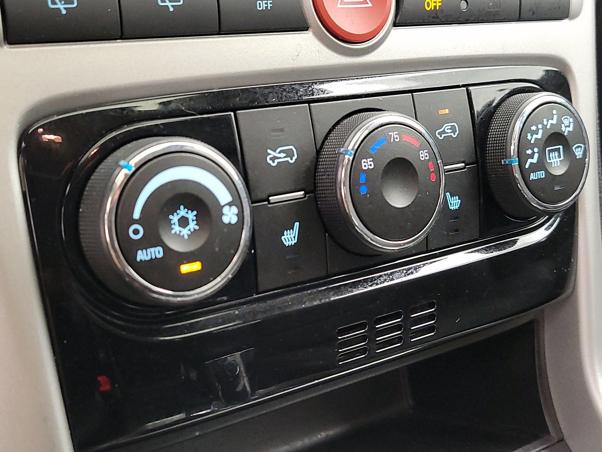 Thumbnail: 2014 Chevrolet Captiva Sport - 16