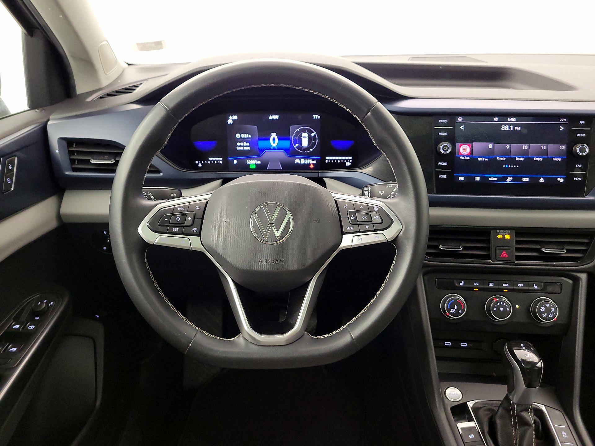 Thumbnail: 2022 Volkswagen Taos - 10