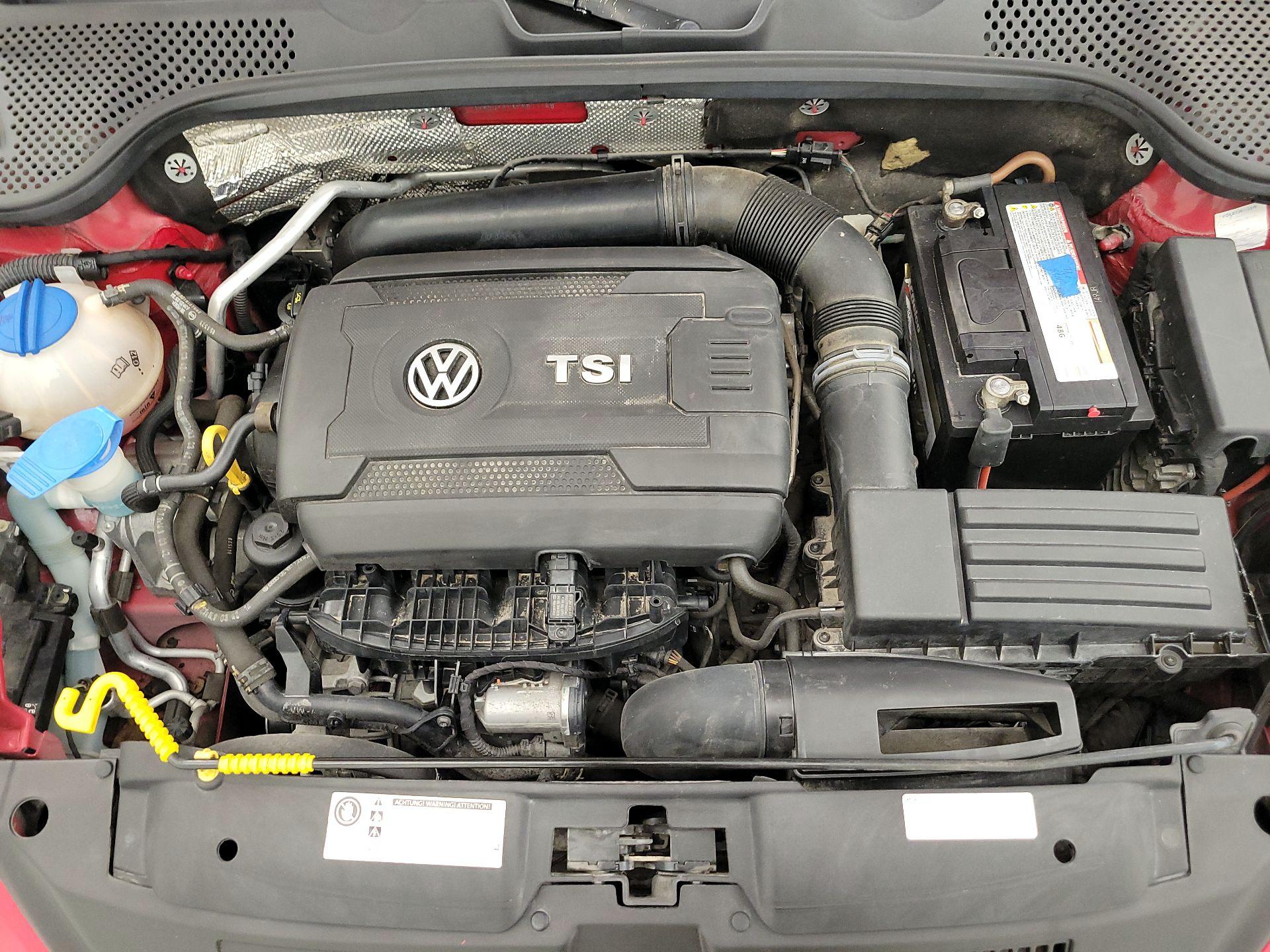 Thumbnail: 2015 Volkswagen Beetle - 19