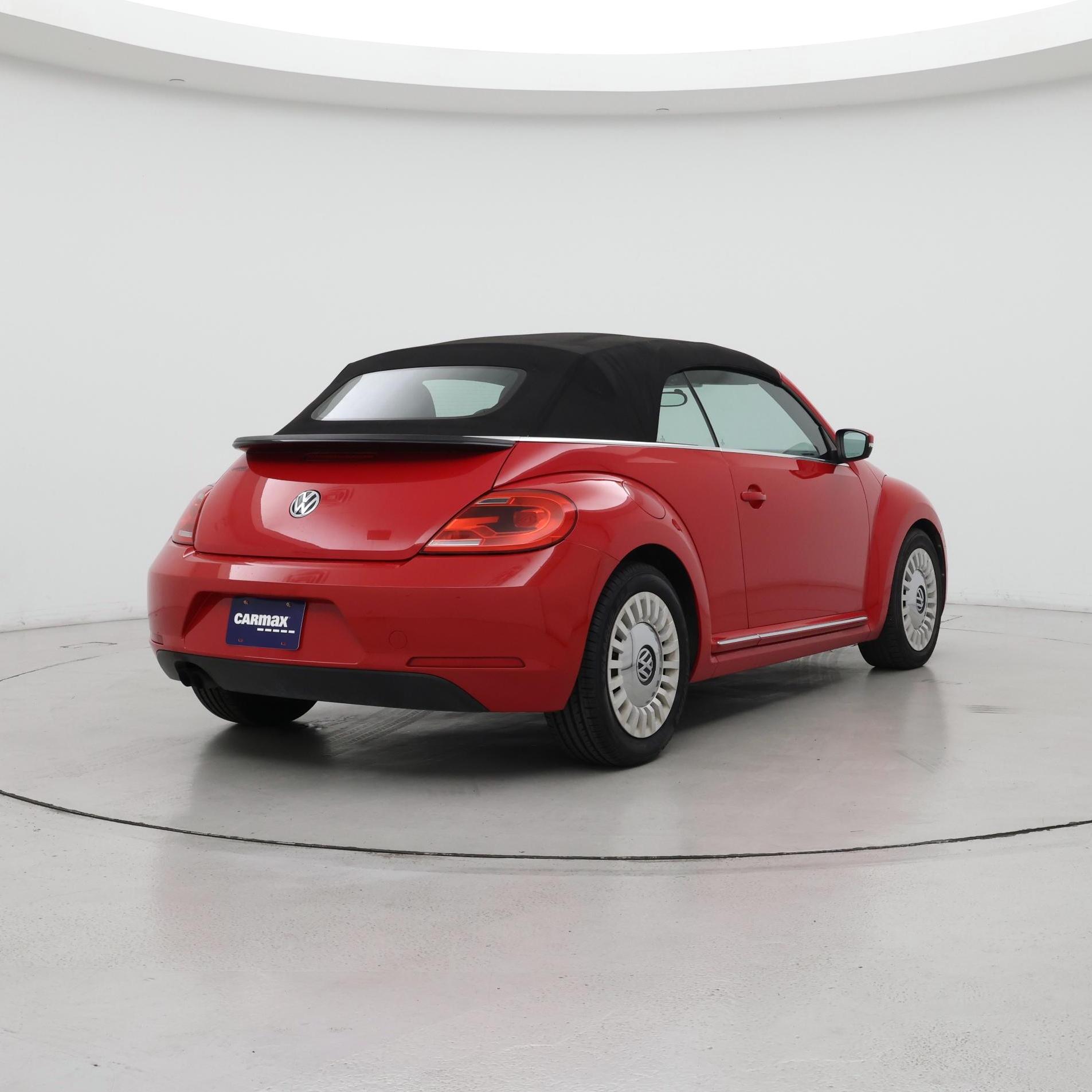 Thumbnail: 2015 Volkswagen Beetle - 8