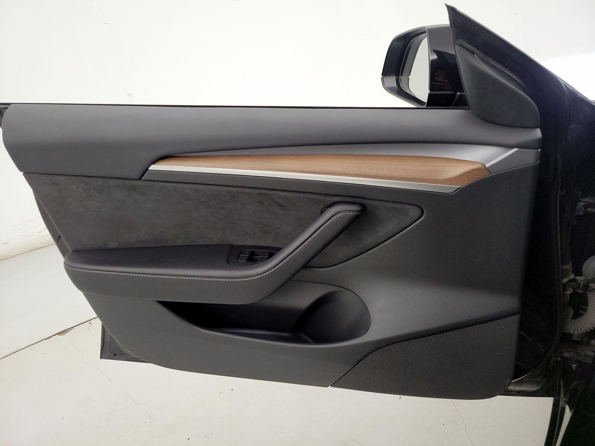 Thumbnail: 2023 Tesla Model 3 - 12