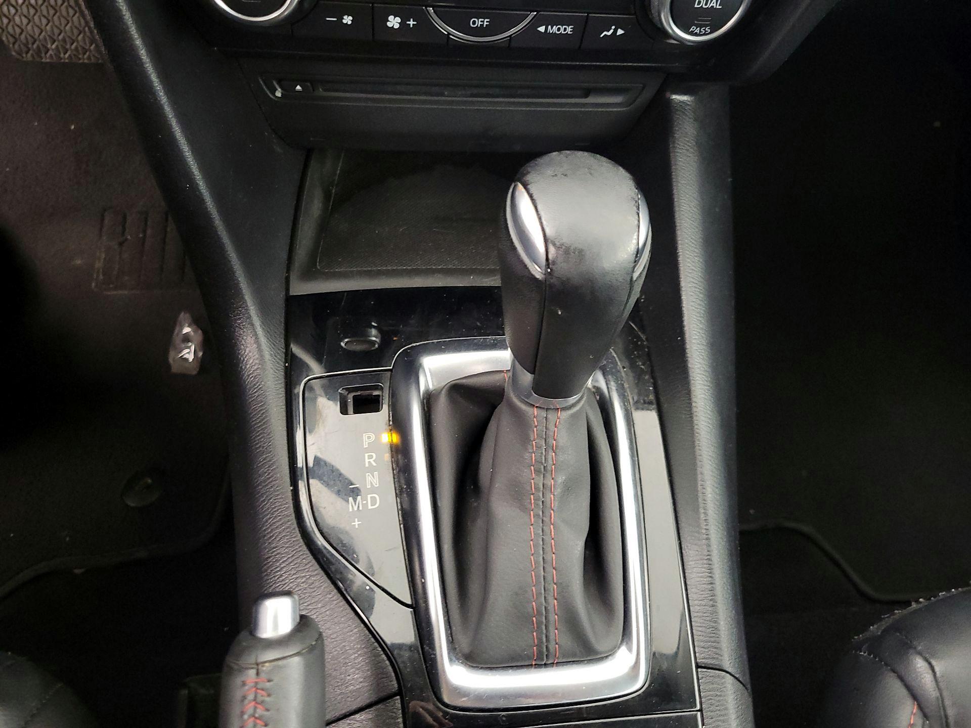 Thumbnail: 2016 Mazda Mazda3 - 18