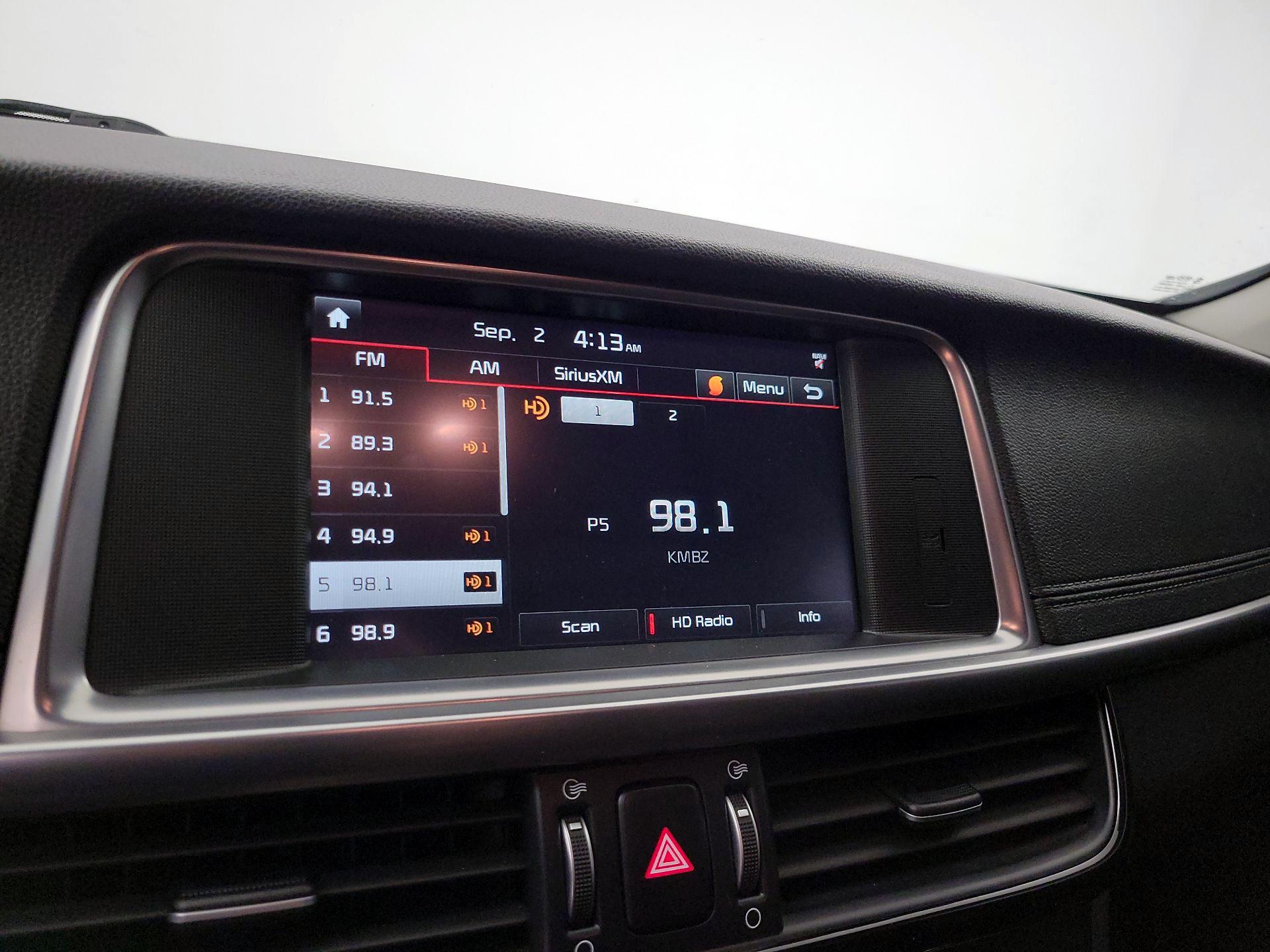Thumbnail: 2016 Kia Optima - 16