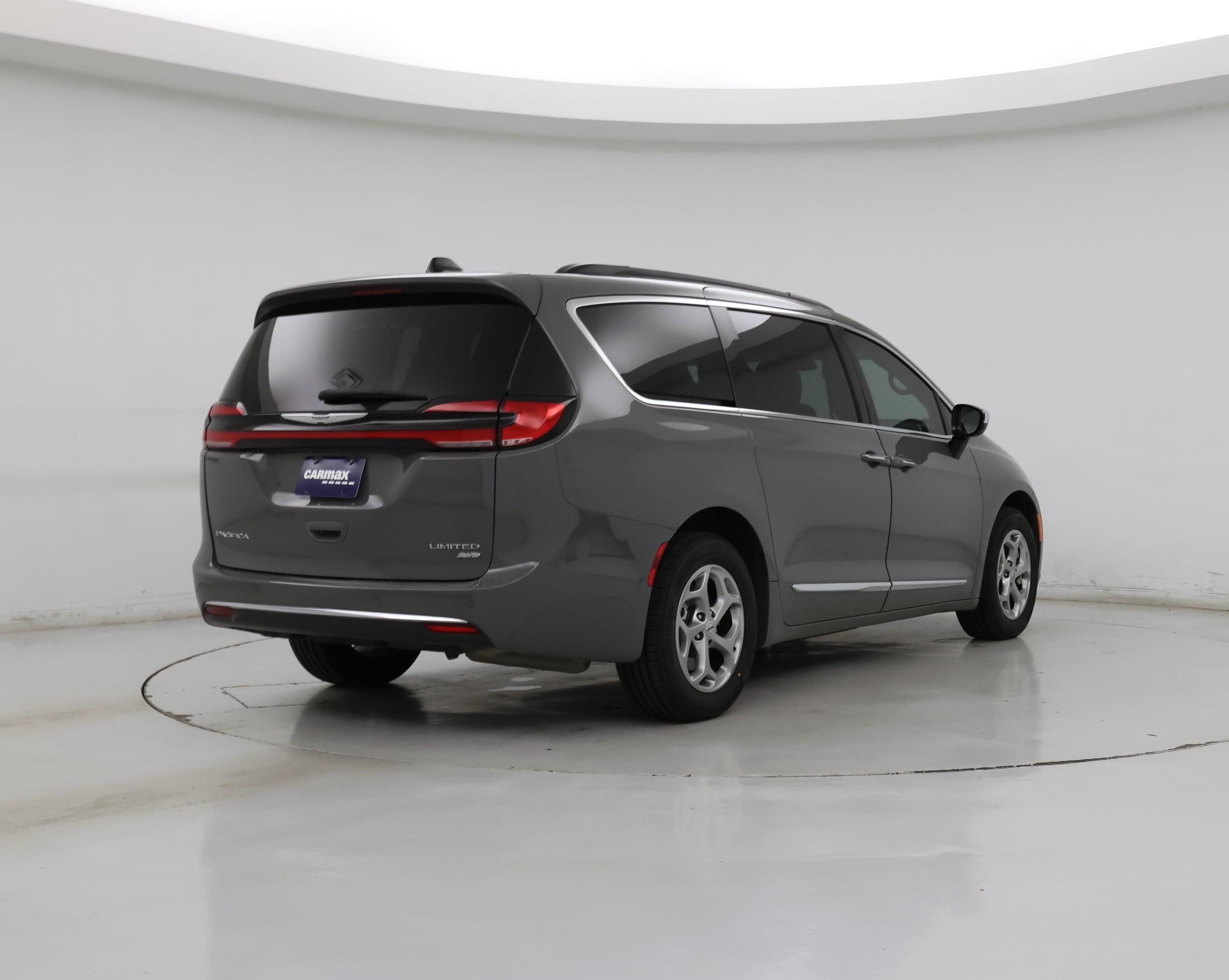 Thumbnail: 2023 Chrysler Pacifica - 8