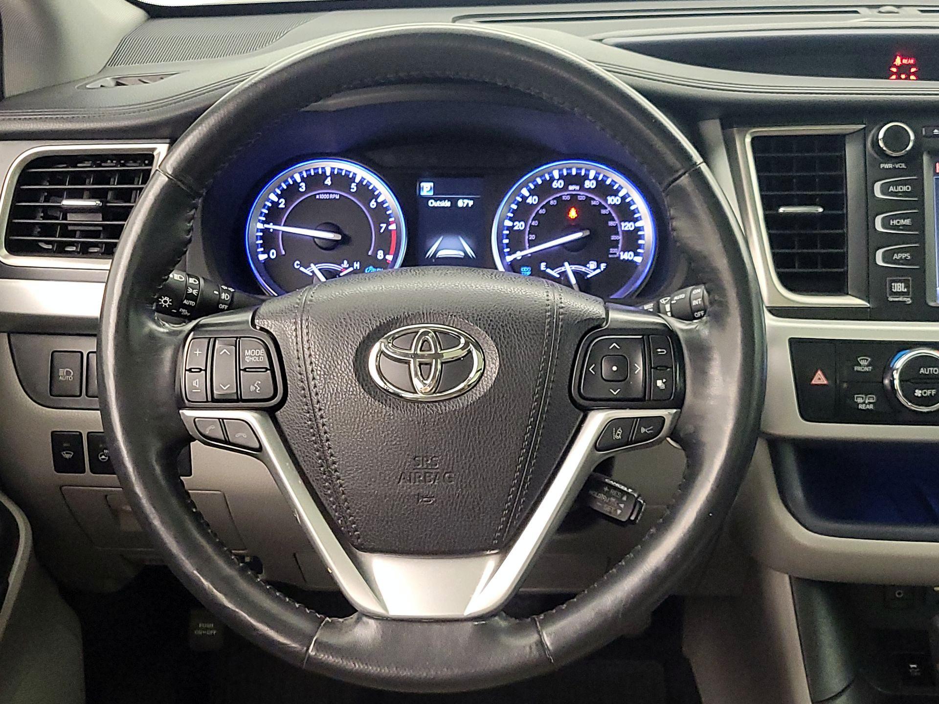 Thumbnail: 2019 Toyota Highlander - 10