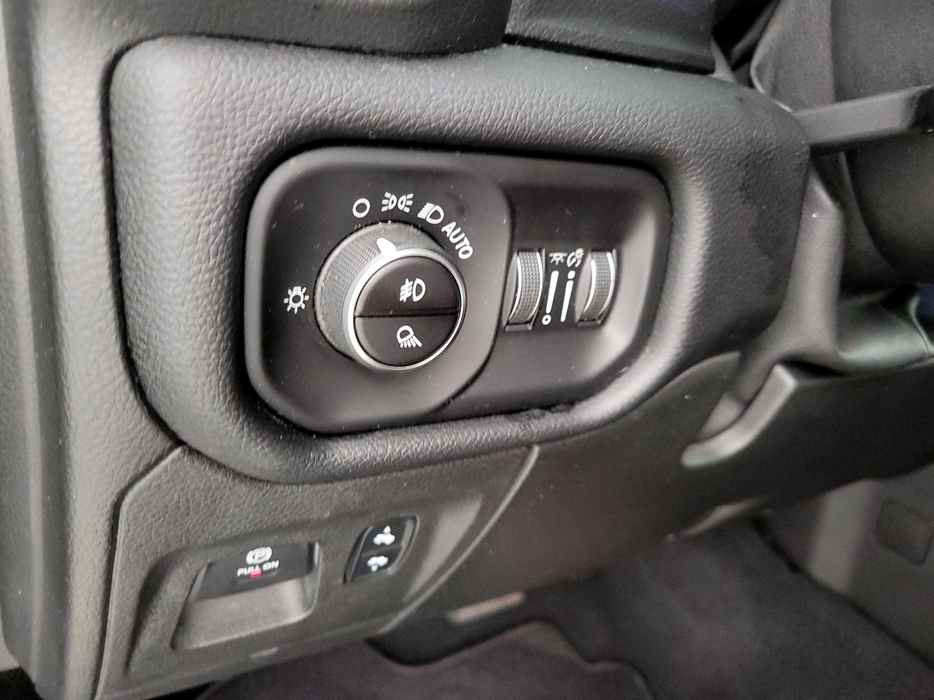 Thumbnail: 2019 RAM 1500 - 13