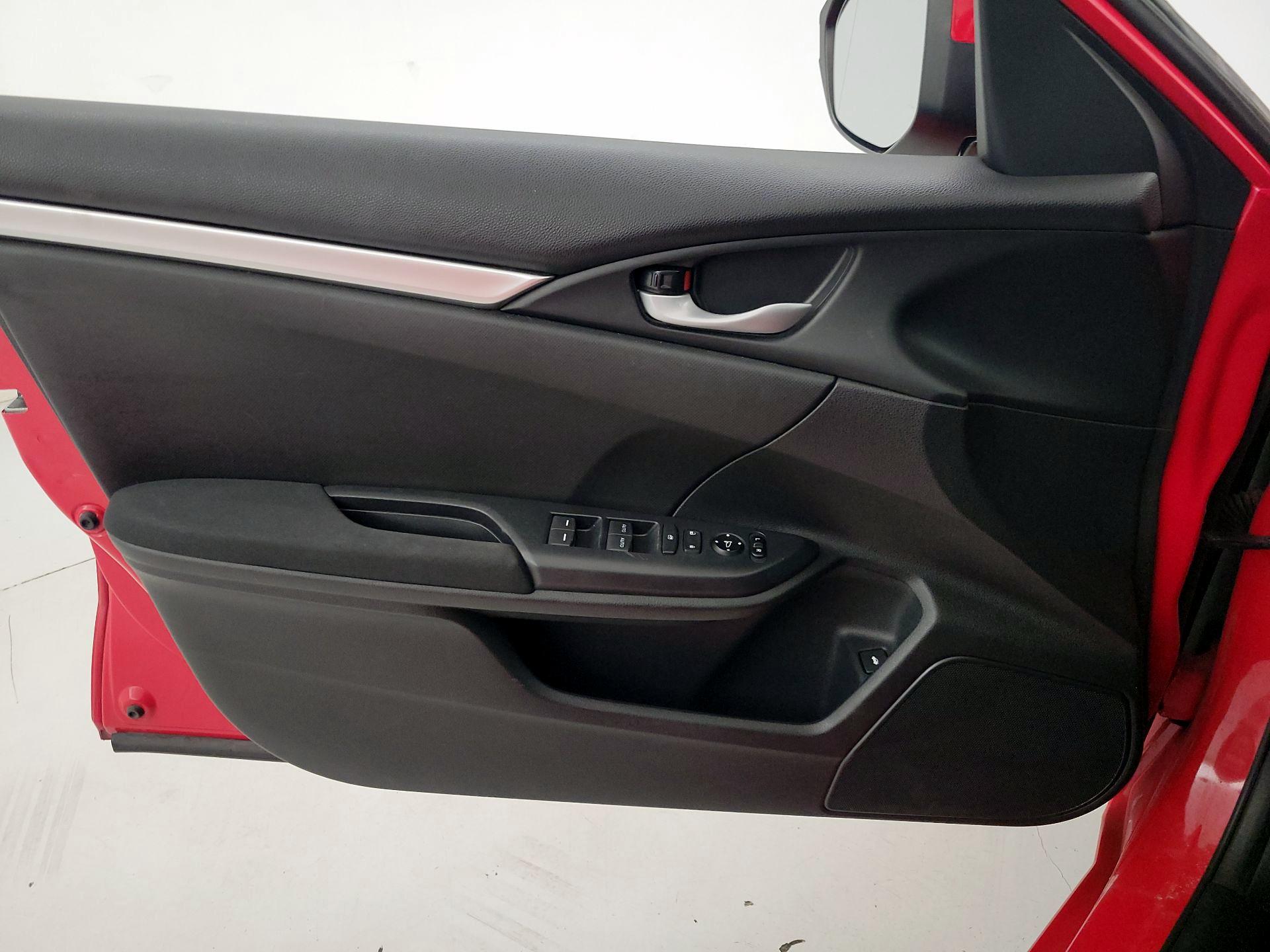 Thumbnail: 2016 Honda Civic - 12