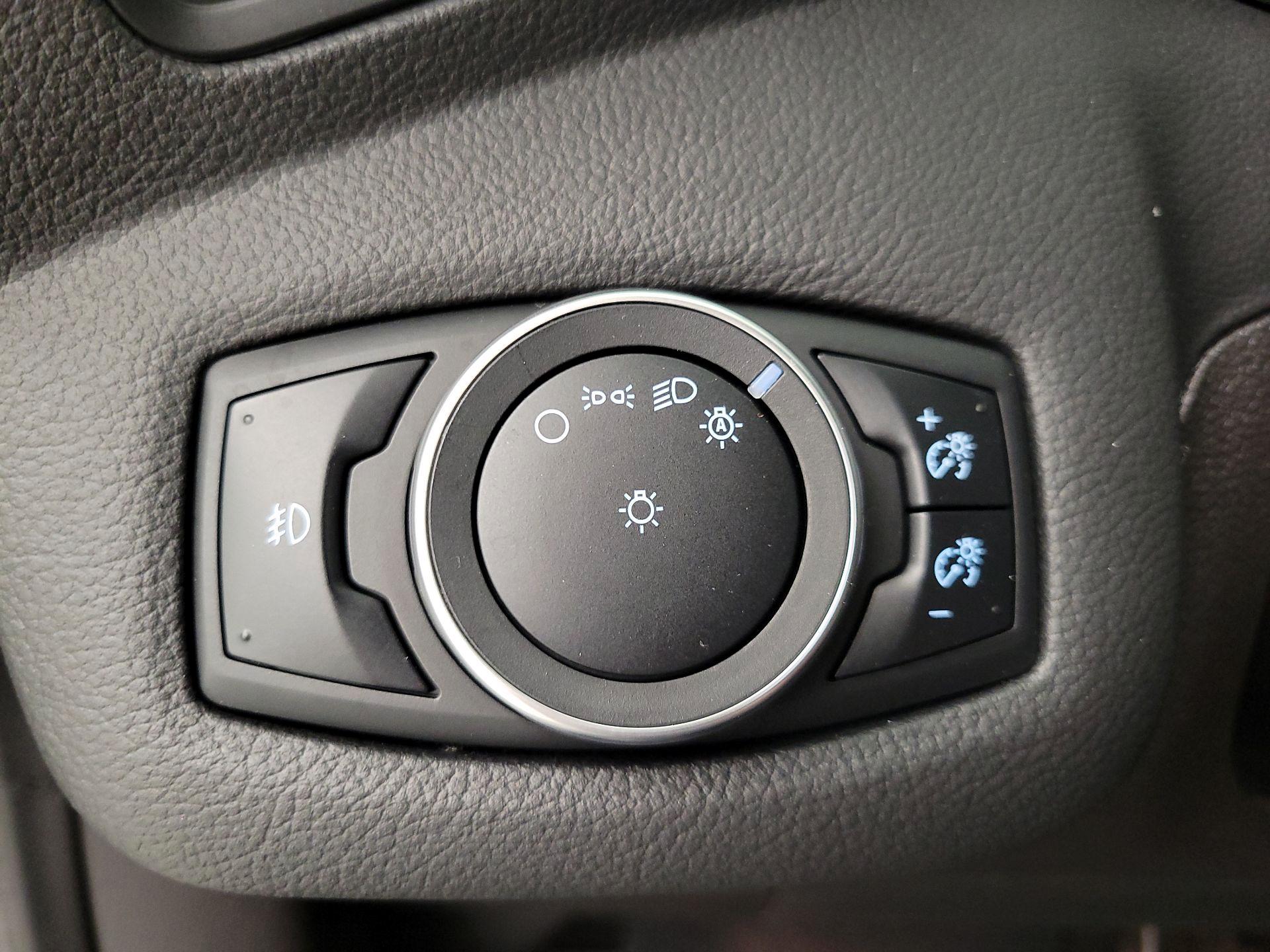 Thumbnail: 2015 Ford Escape - 13