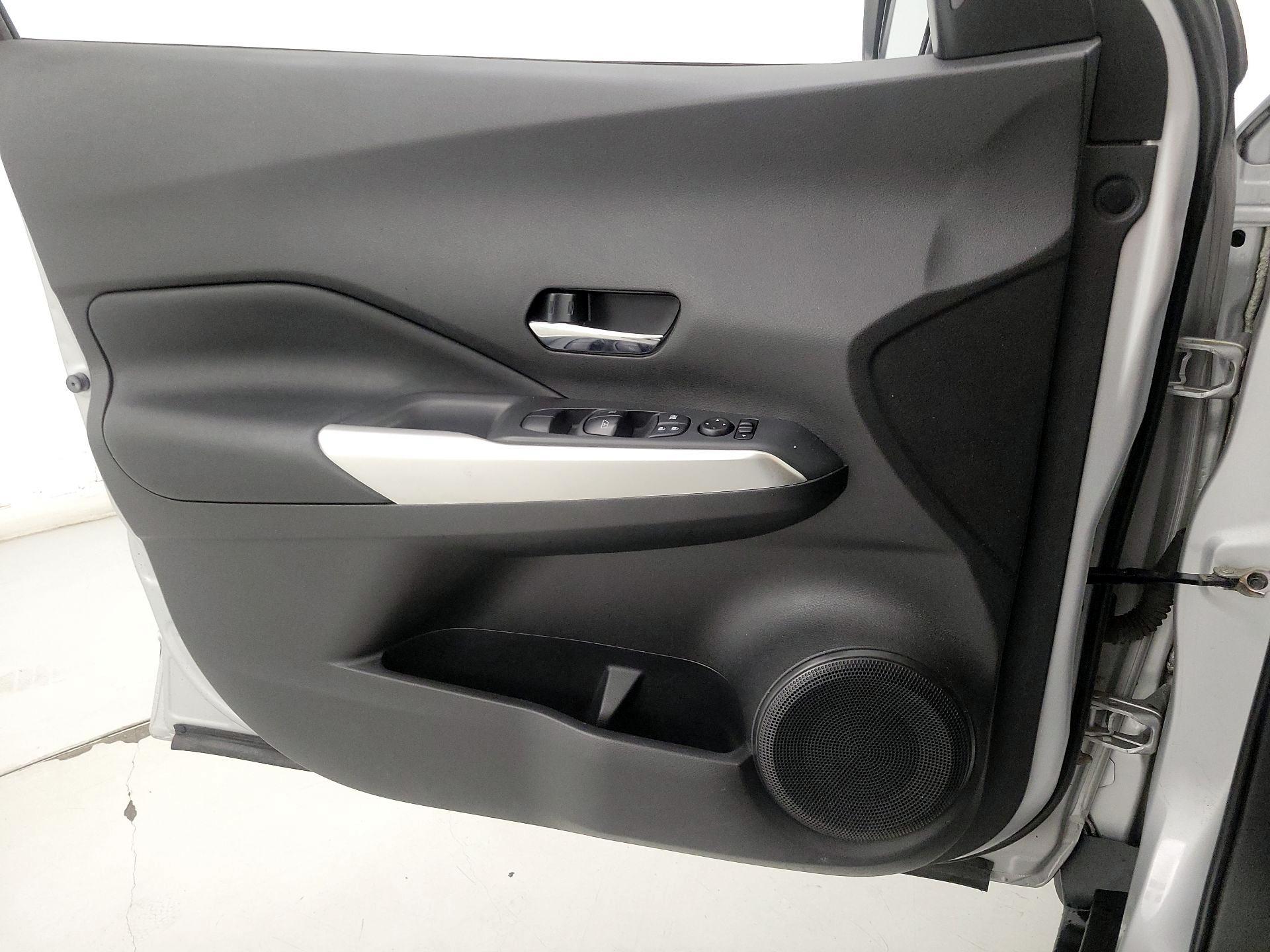 Thumbnail: 2019 Nissan Kicks - 12