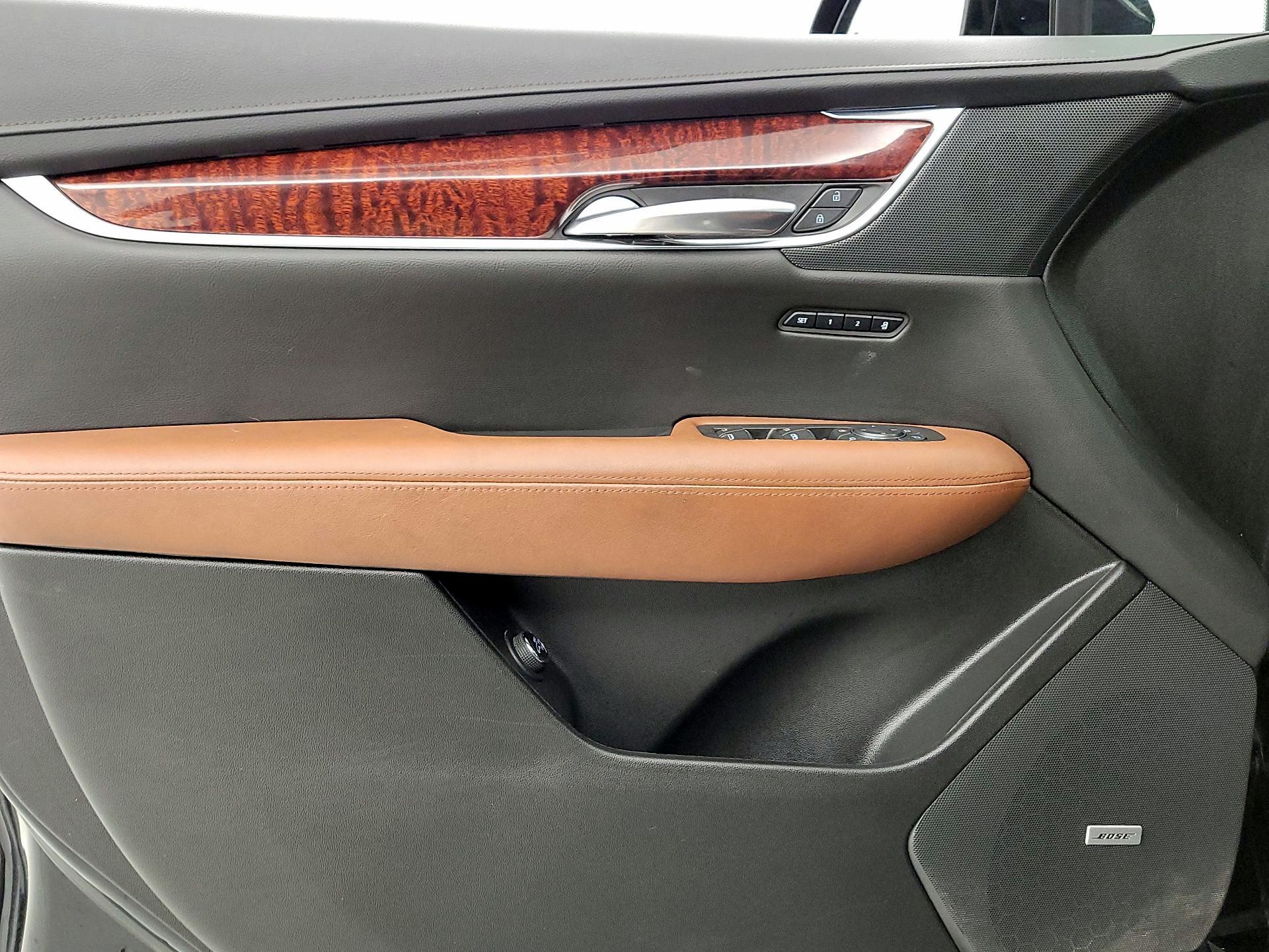 Thumbnail: 2019 Cadillac XT5 - 12