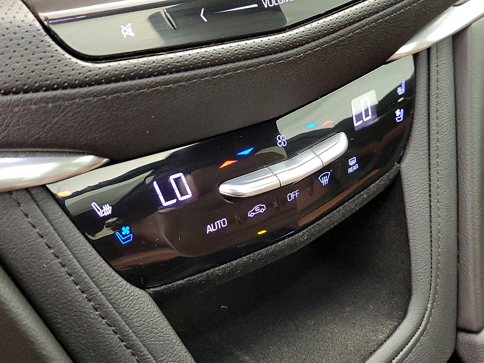 Thumbnail: 2019 Cadillac XT5 - 17