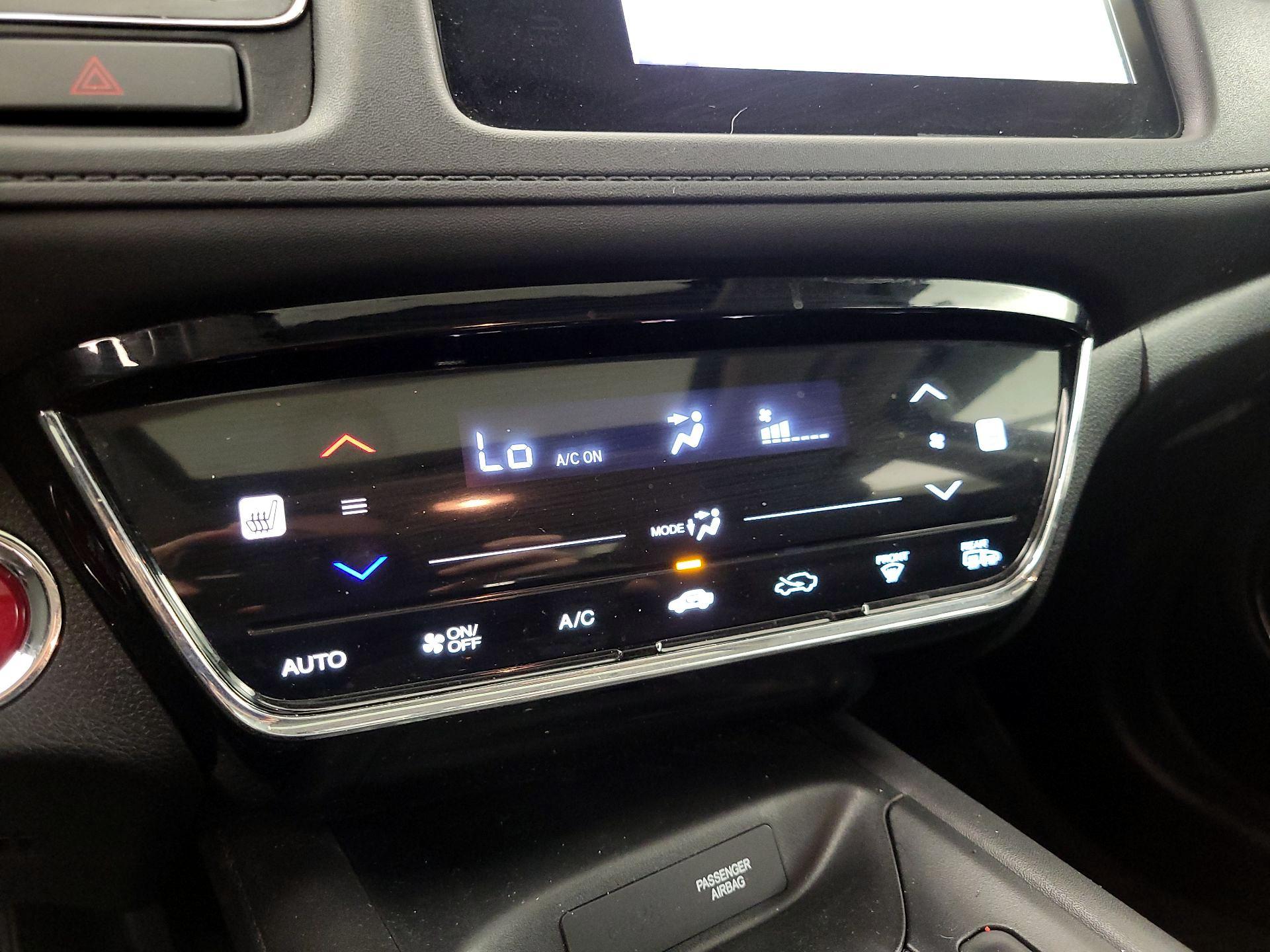 Thumbnail: 2016 Honda HR-V - 17