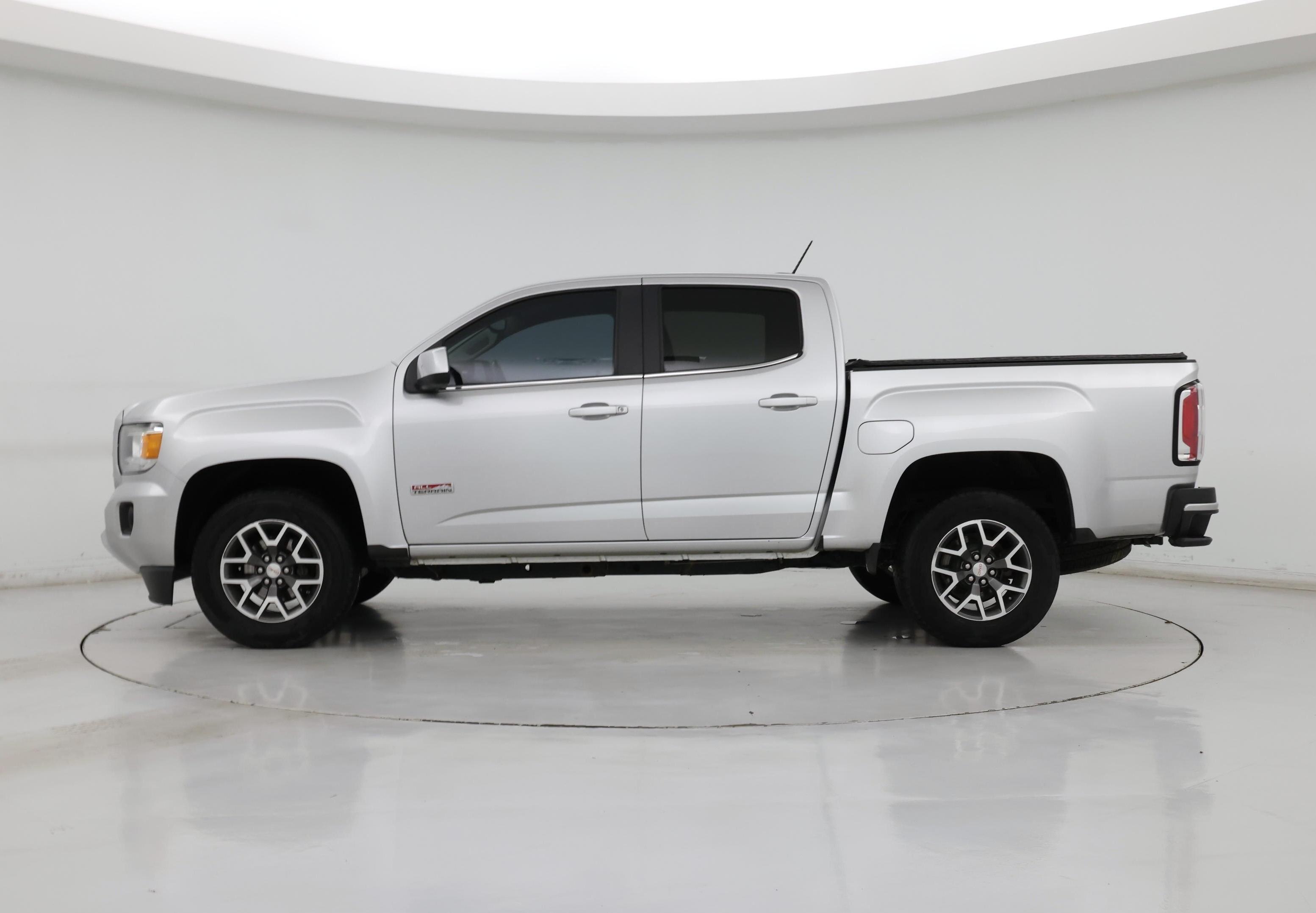 Thumbnail: 2015 GMC Canyon - 3