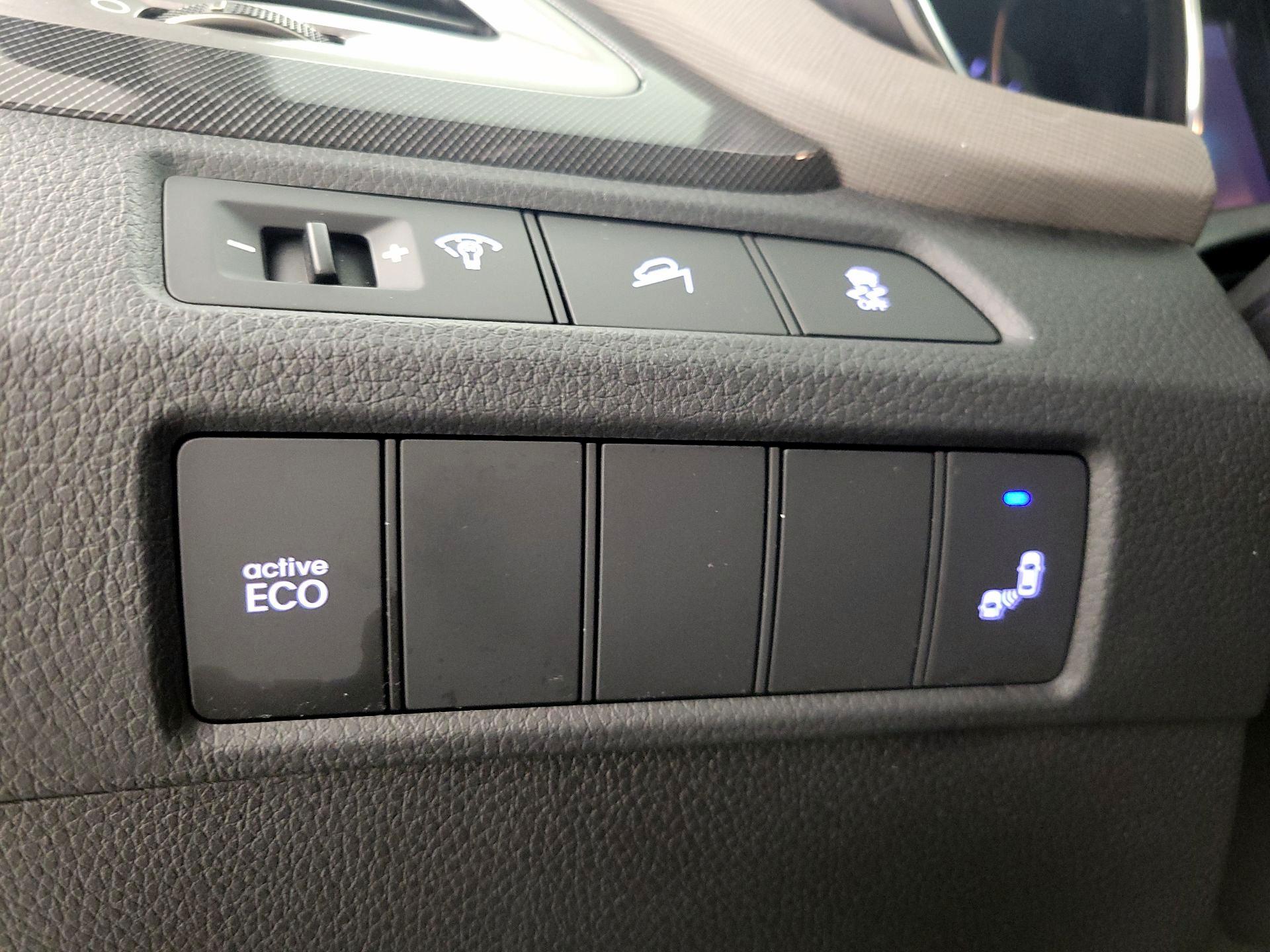 Thumbnail: 2014 Hyundai Santa Fe - 13