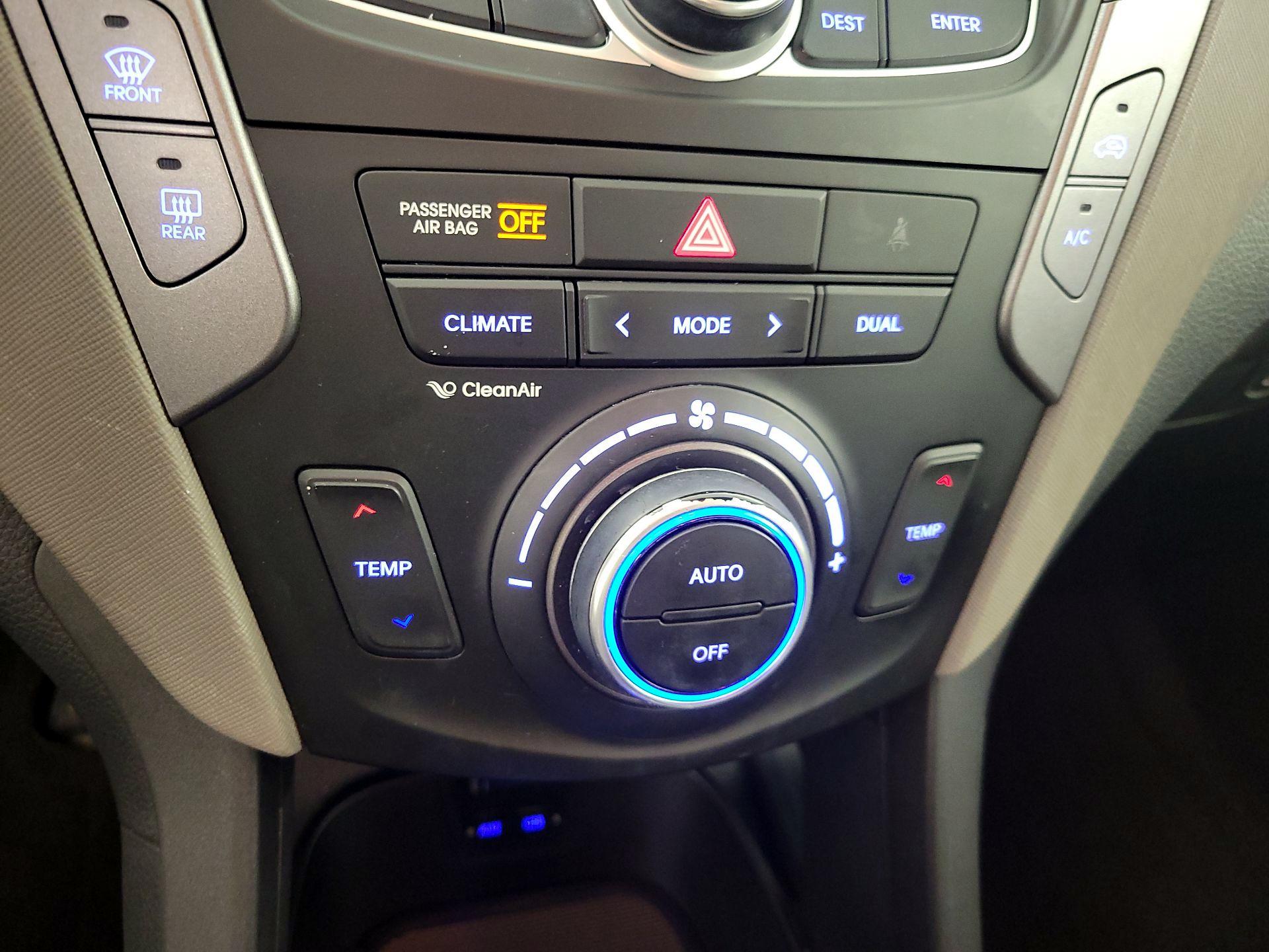 Thumbnail: 2014 Hyundai Santa Fe - 16